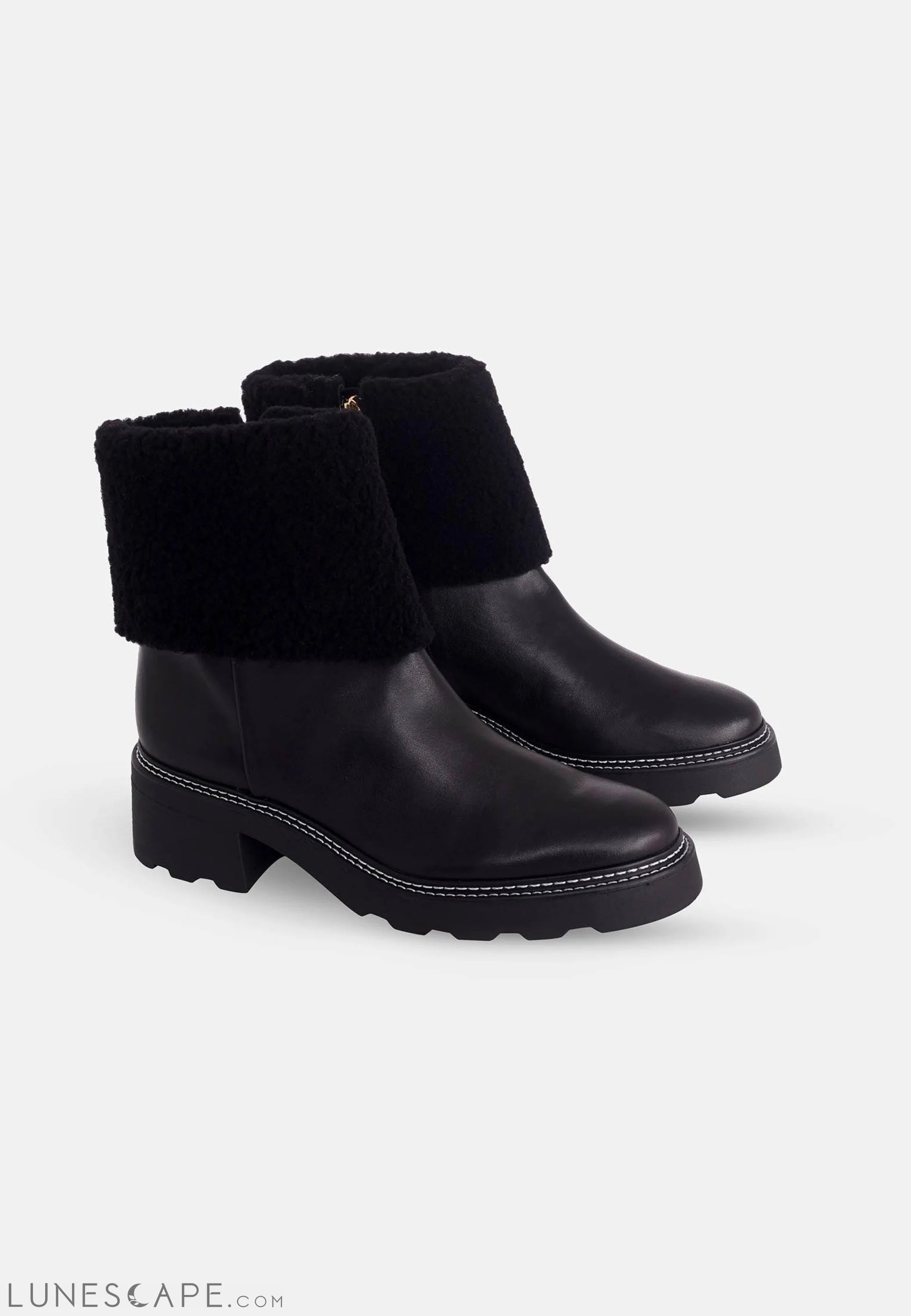 Mangará Andira Ankle Boots - Stylish Shearling Detail LUNESCAPE