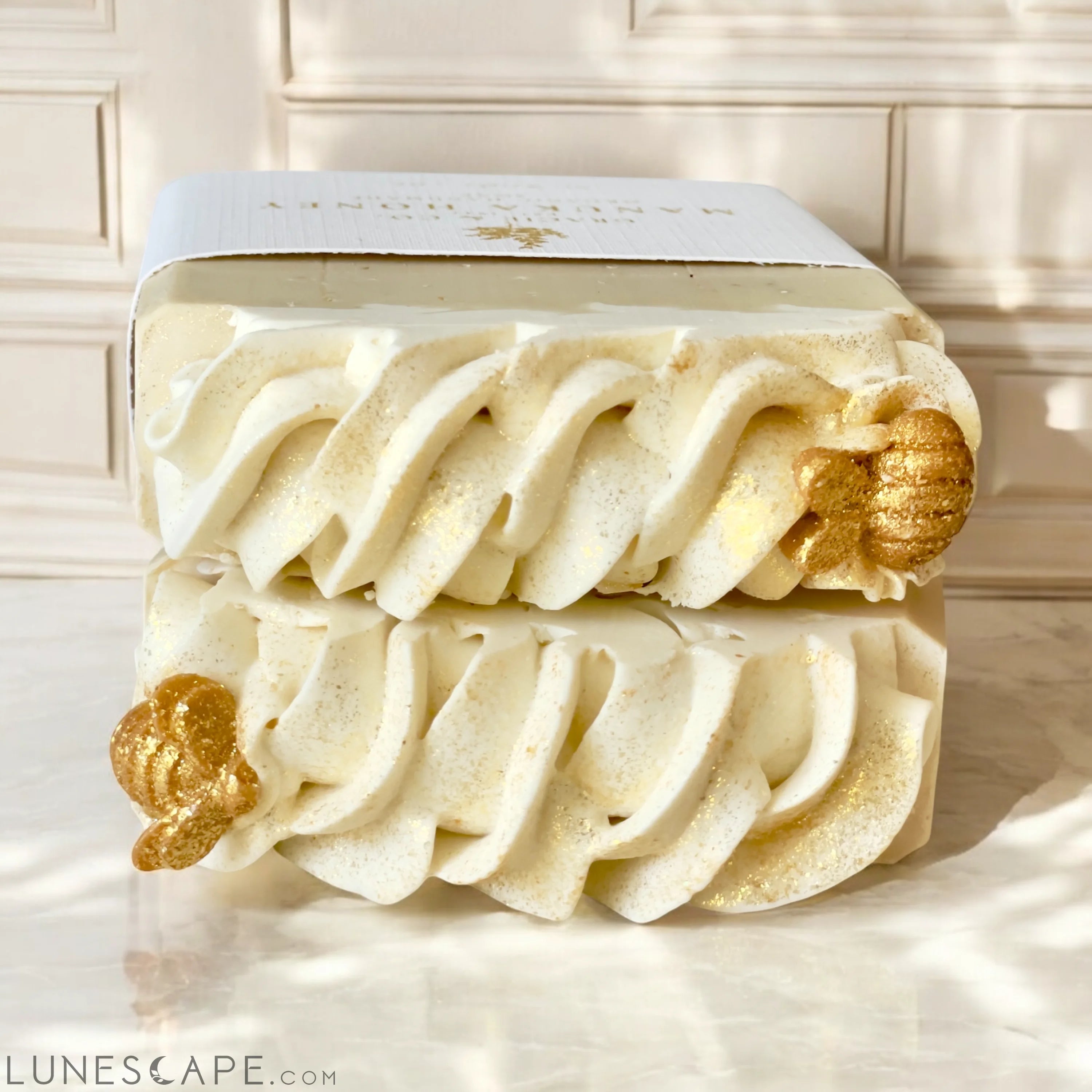 Manuka Honey Oats & Coconut Milk Shea Butter Soap LUNESCAPE