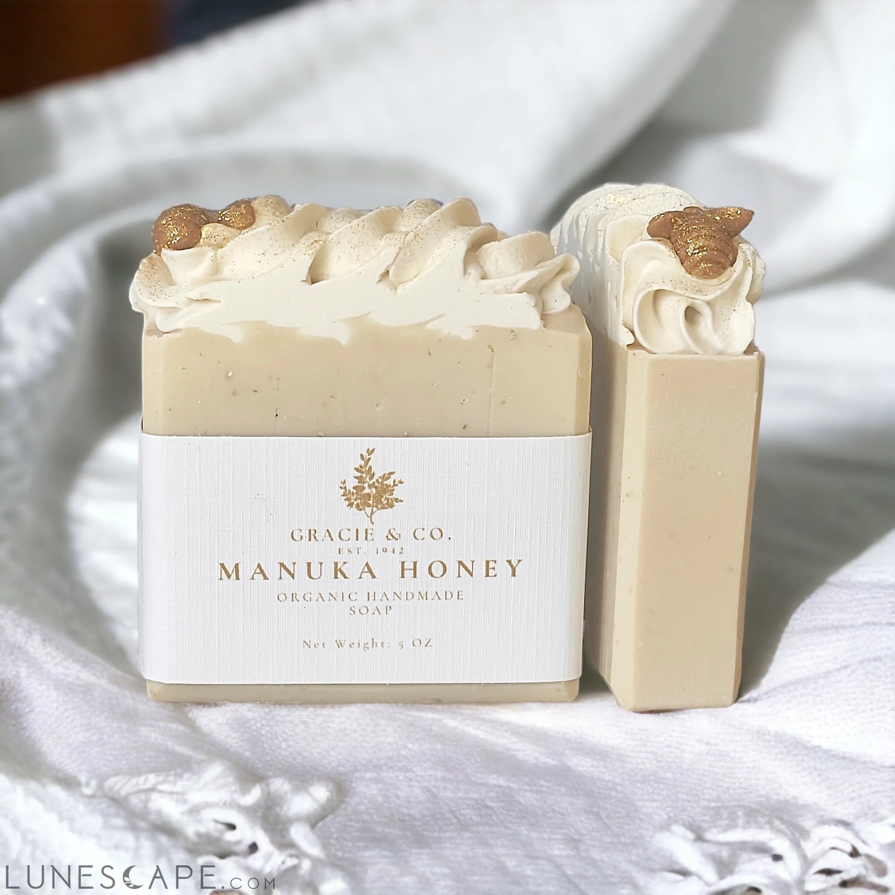 Manuka Honey Oats & Coconut Milk Shea Butter Soap LUNESCAPE