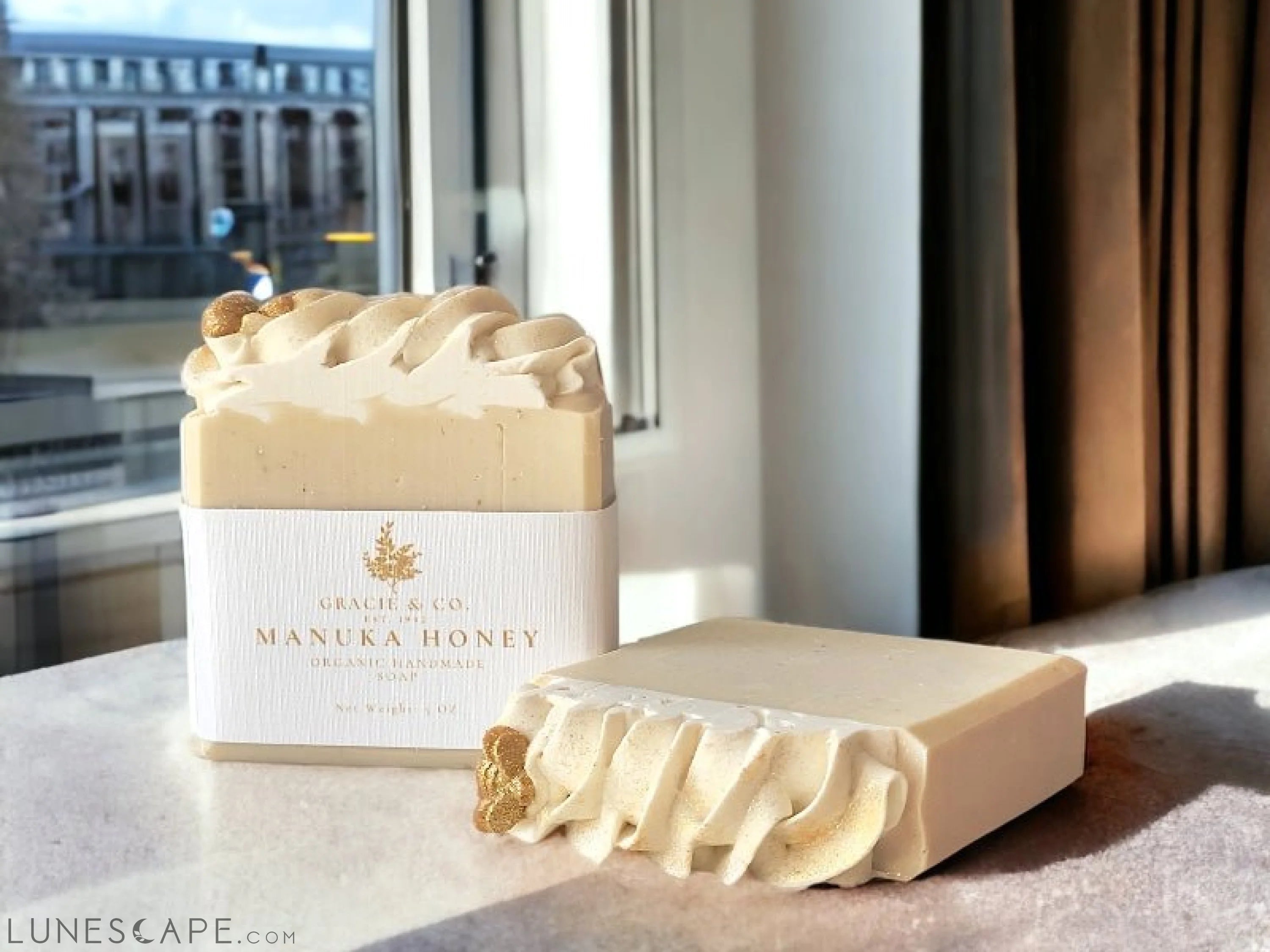 Manuka Honey Oats & Coconut Milk Shea Butter Soap LUNESCAPE