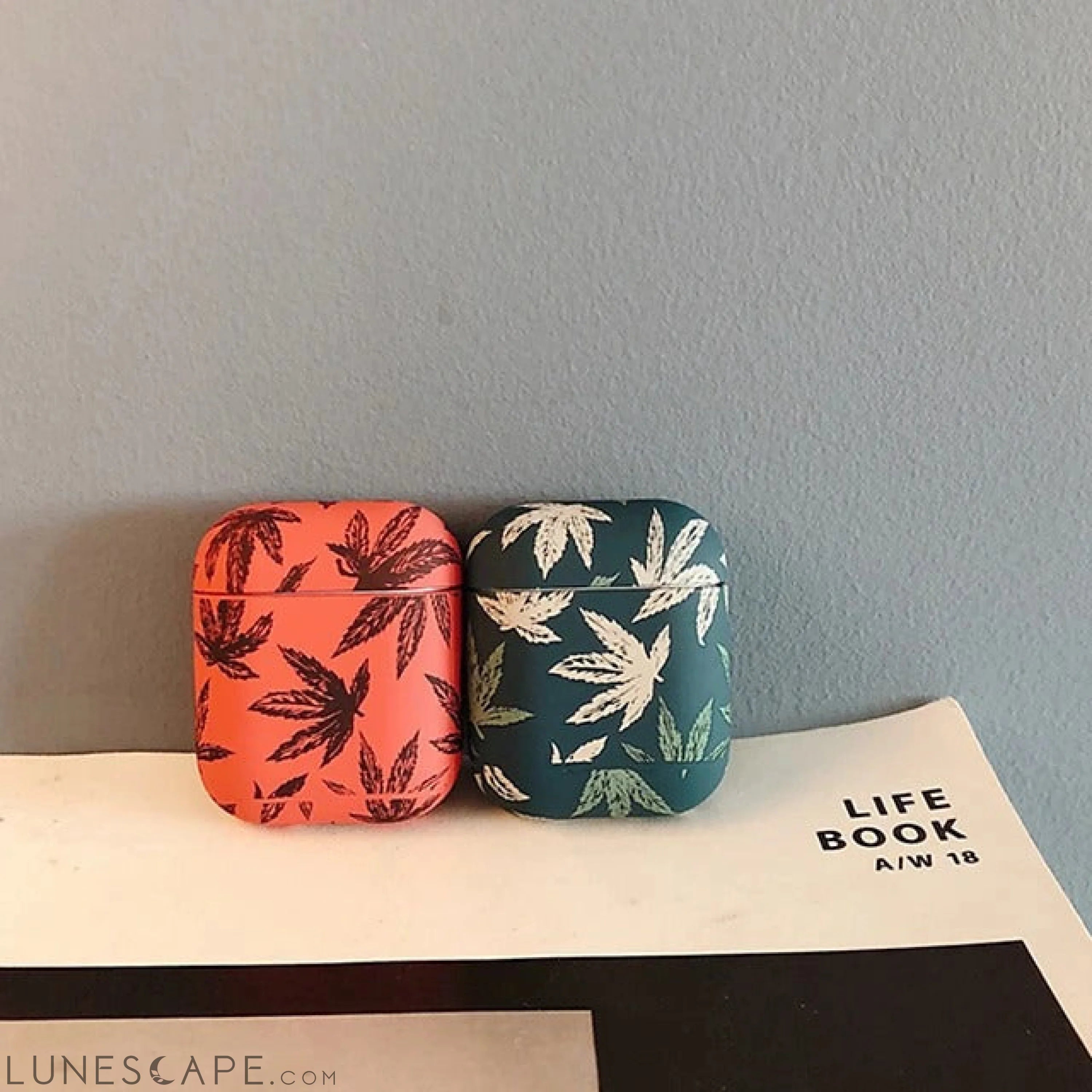 Maple Leaf AirPods Case LUNESCAPE