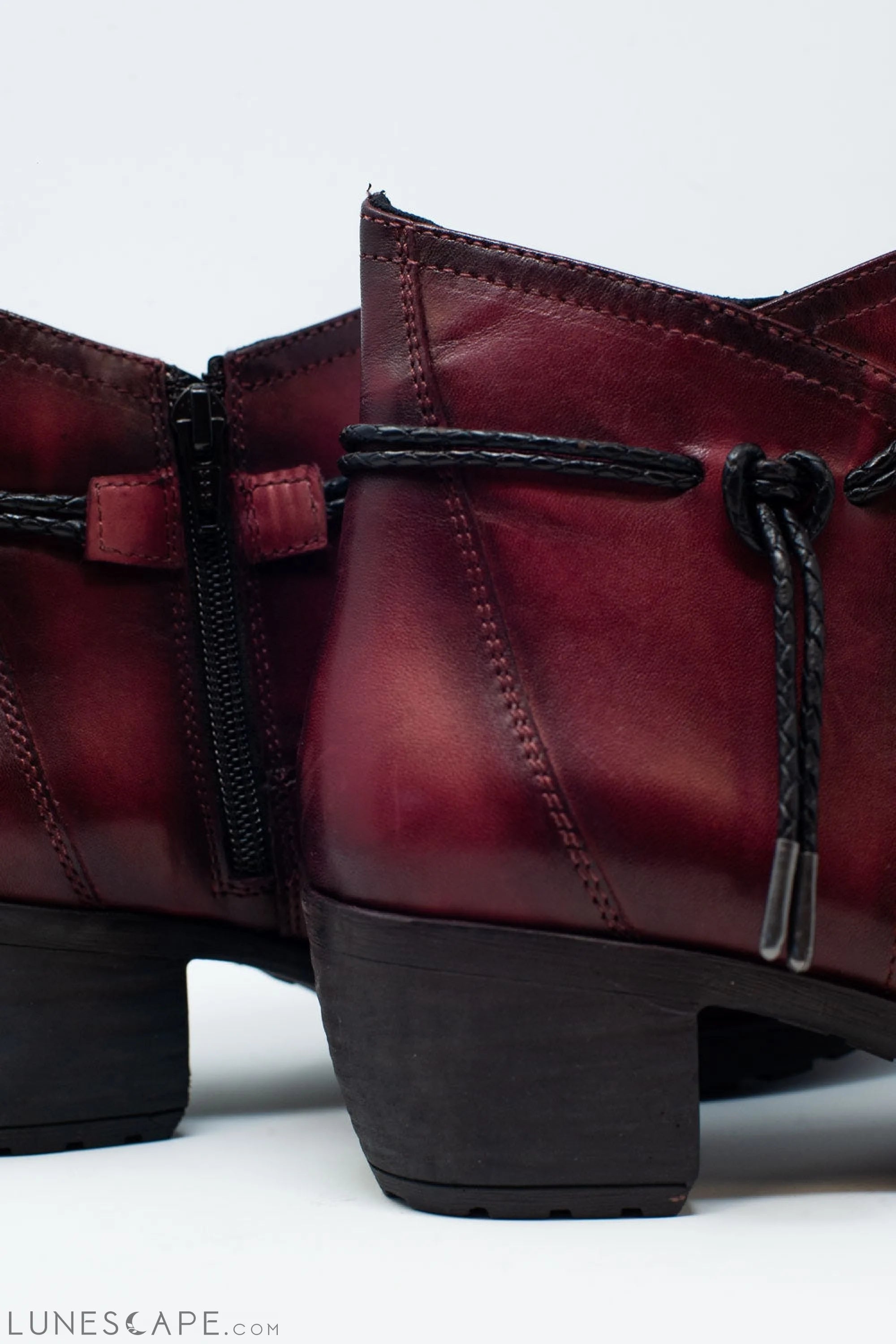 Maroon Blocked Mid Heeled Ankle Boots With Round Toe LUNESCAPE