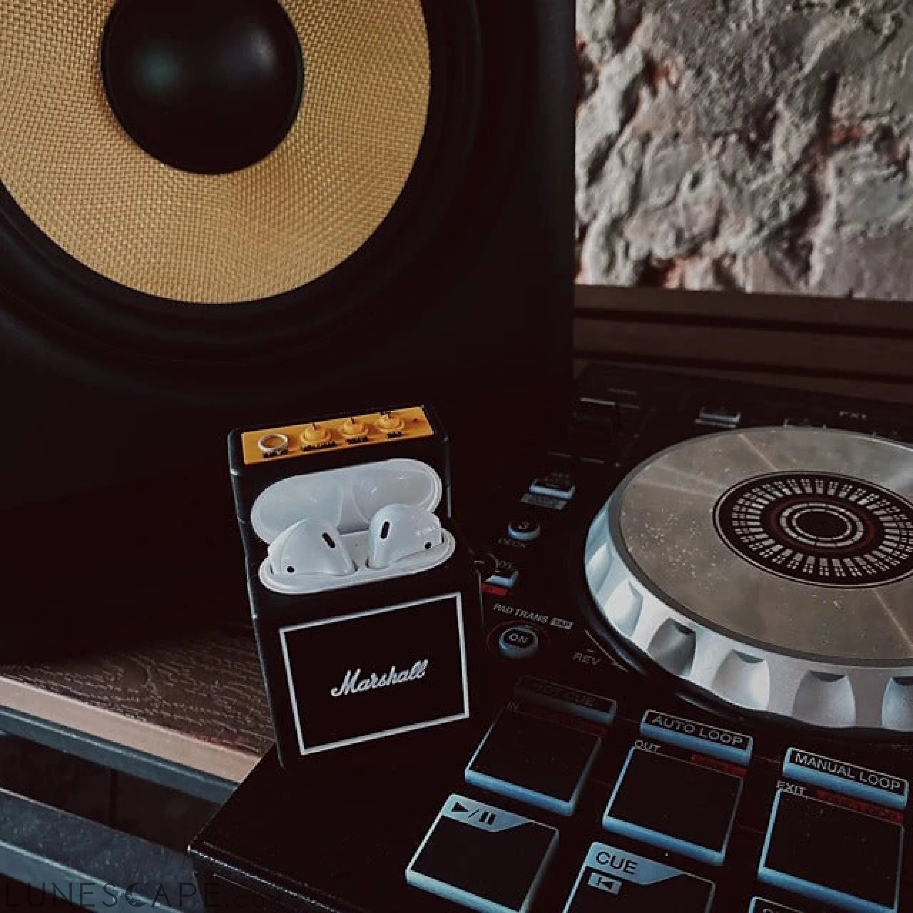 Marshall Mini Amp AirPods Case LUNESCAPE