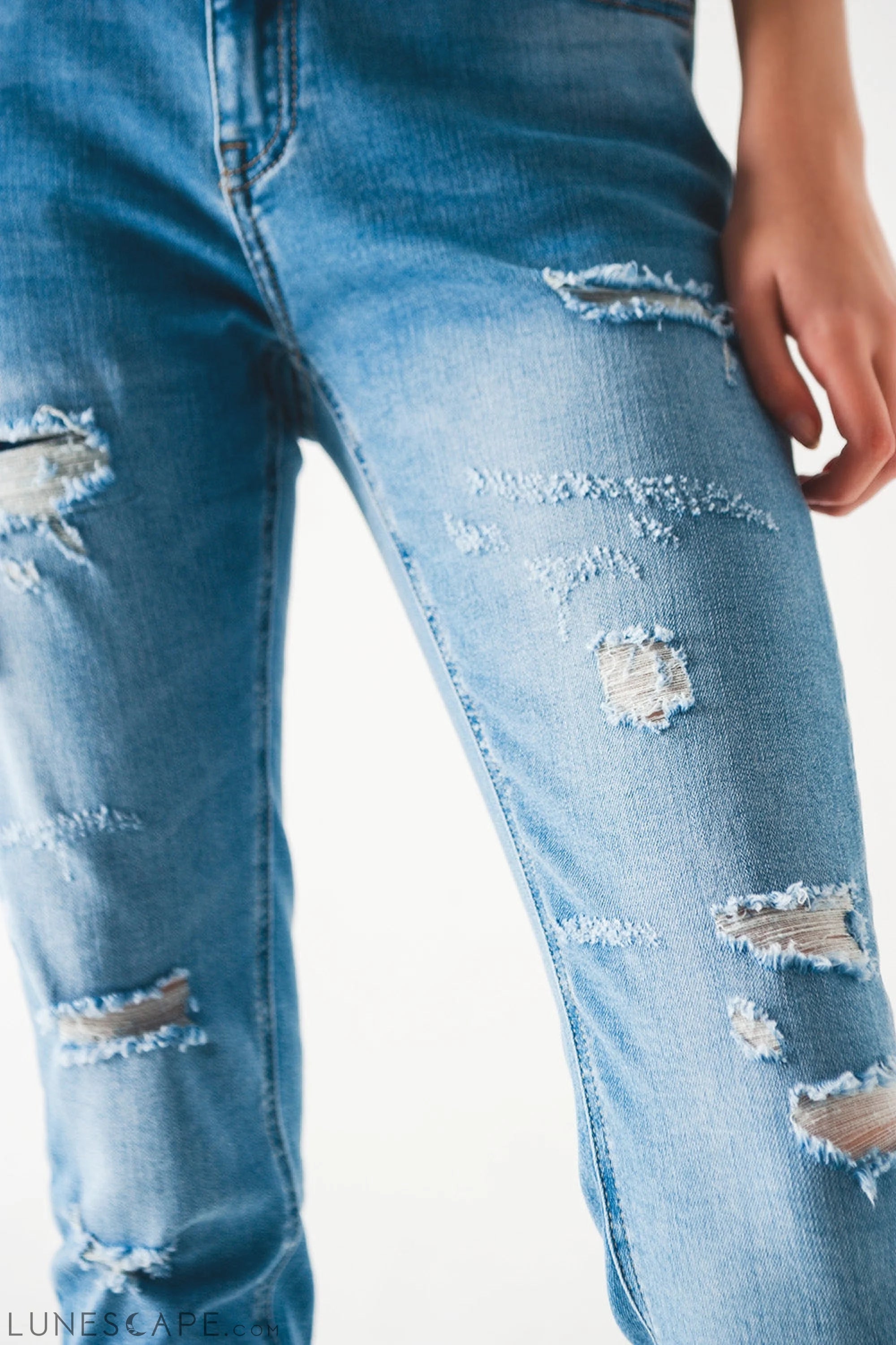 Mid Blue Rip Straight Jeans LUNESCAPE