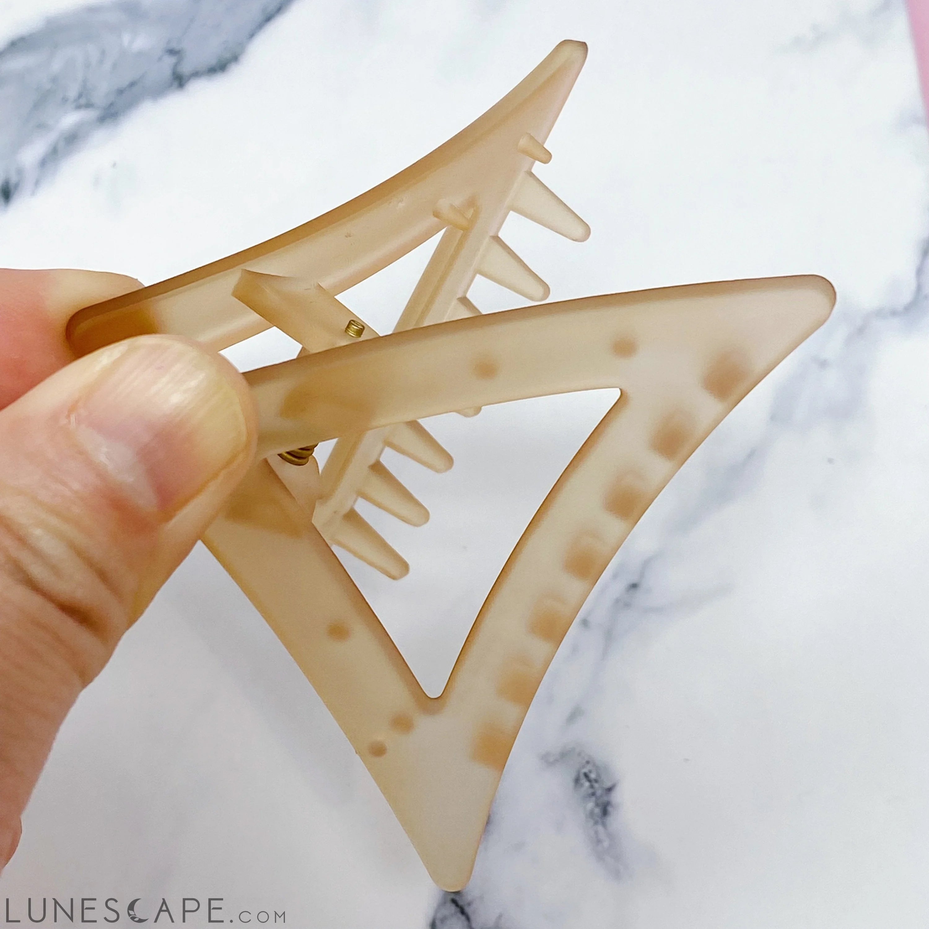 Mistic Splash Hair Claw LUNESCAPE