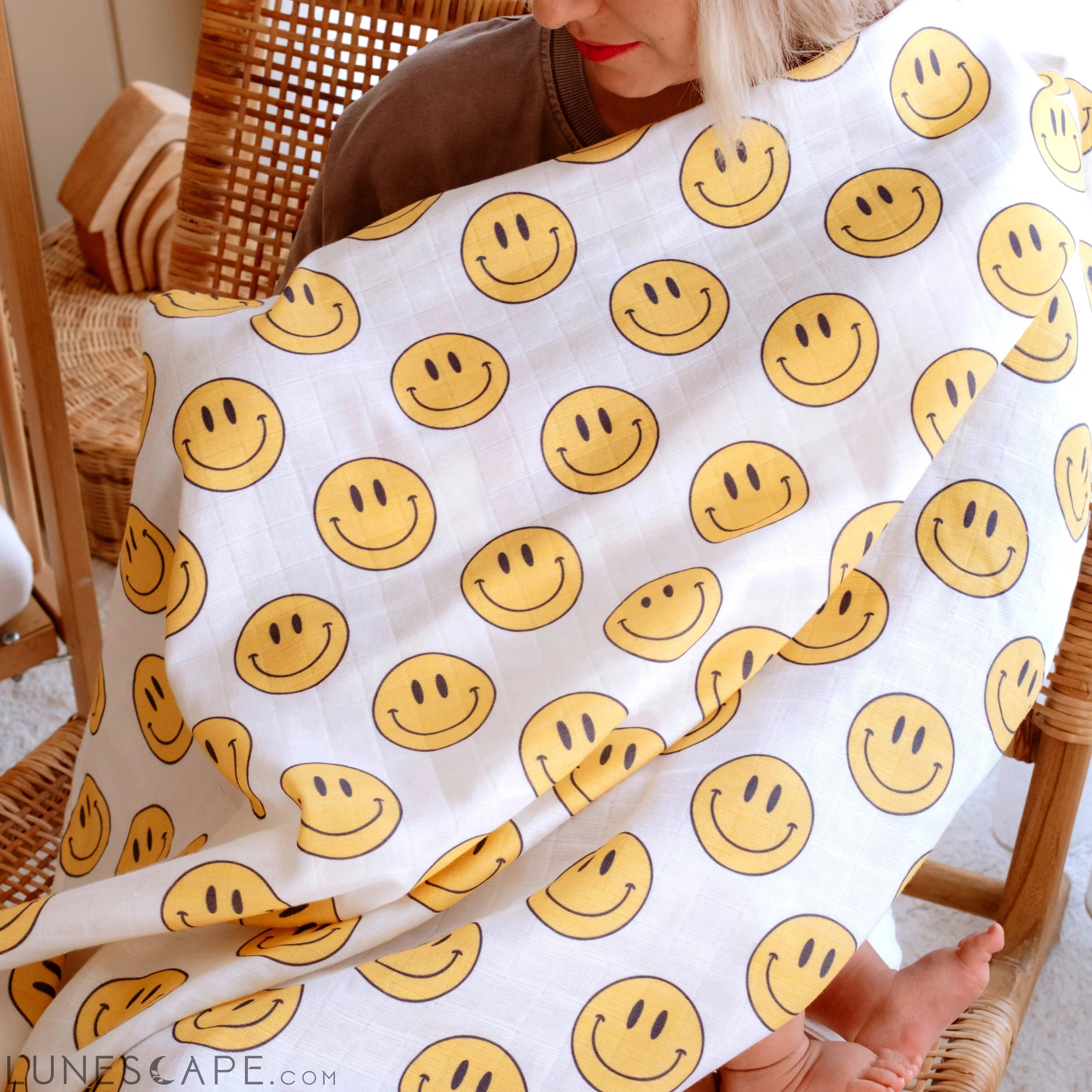 Muslin Swaddle Baby Blanket - Smiley LUNESCAPE