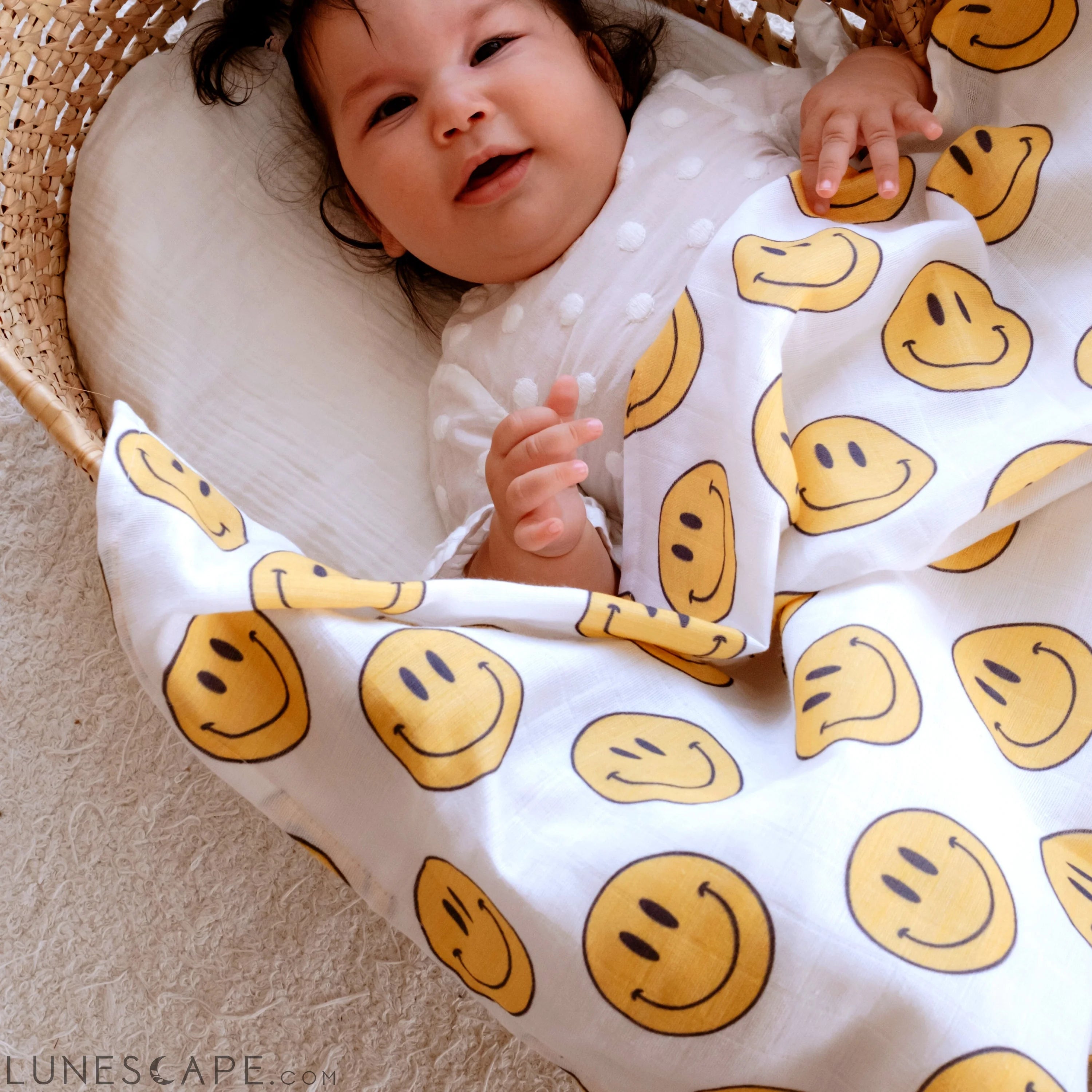Muslin Swaddle Baby Blanket - Smiley LUNESCAPE