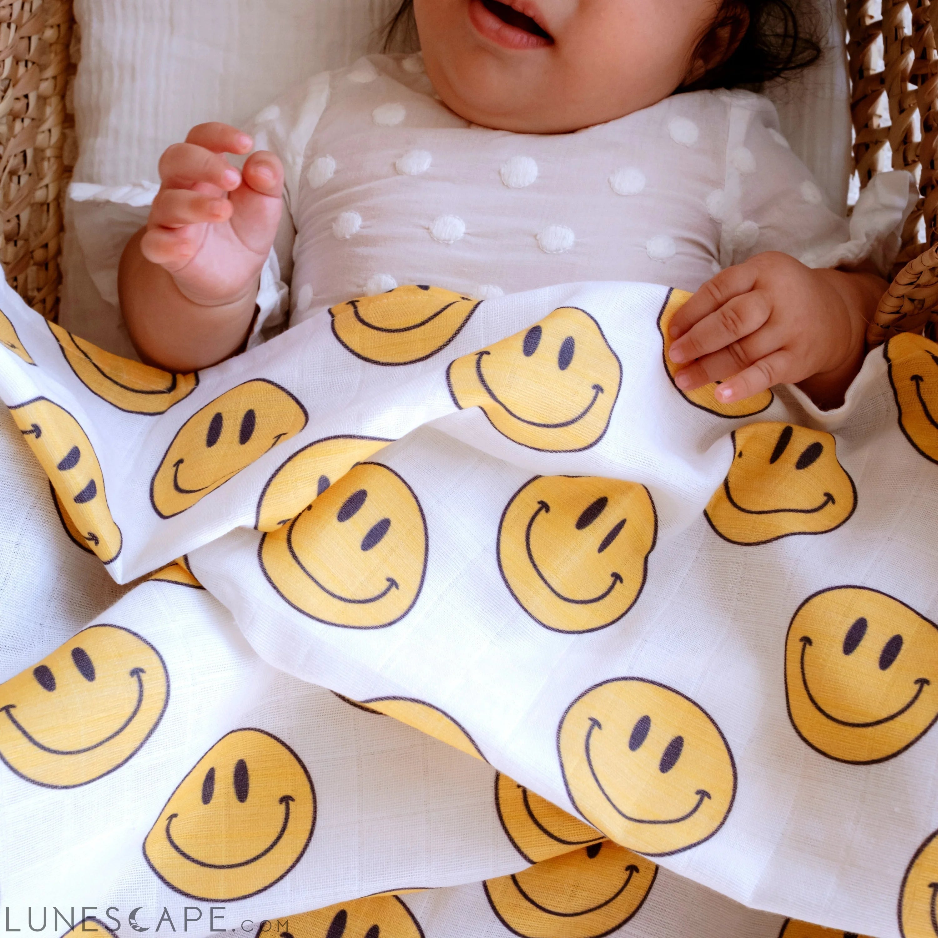 Muslin Swaddle Baby Blanket - Smiley LUNESCAPE