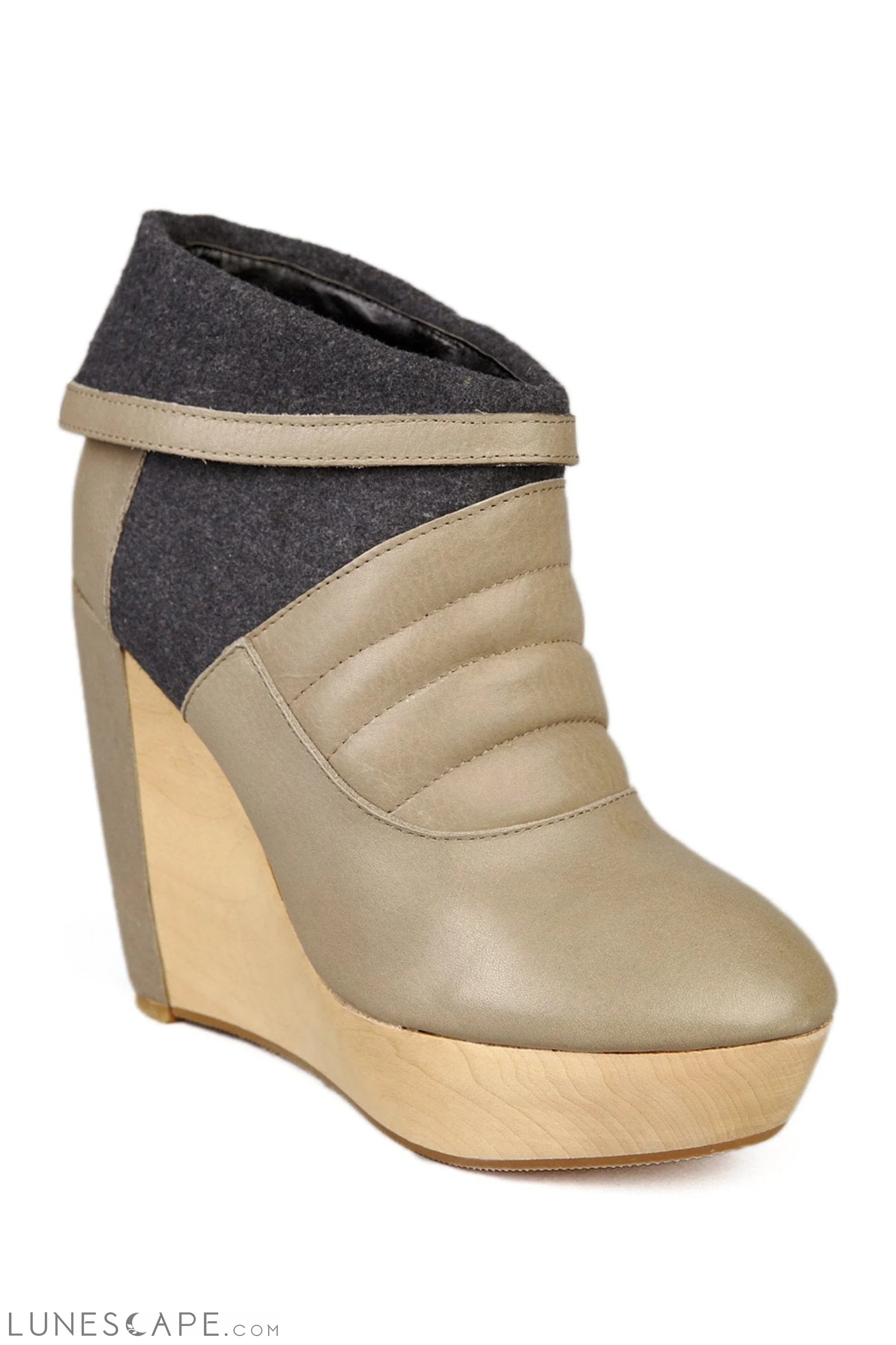 NIGUELAT Wooden Wedge Heel Ankle Boots LUNESCAPE