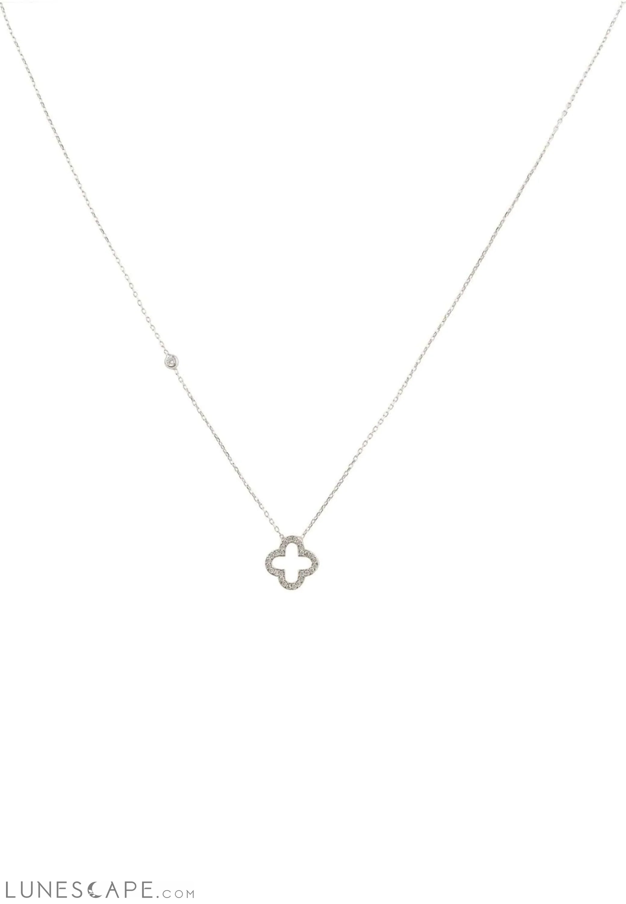 Open Clover Pendant Necklace LUNESCAPE