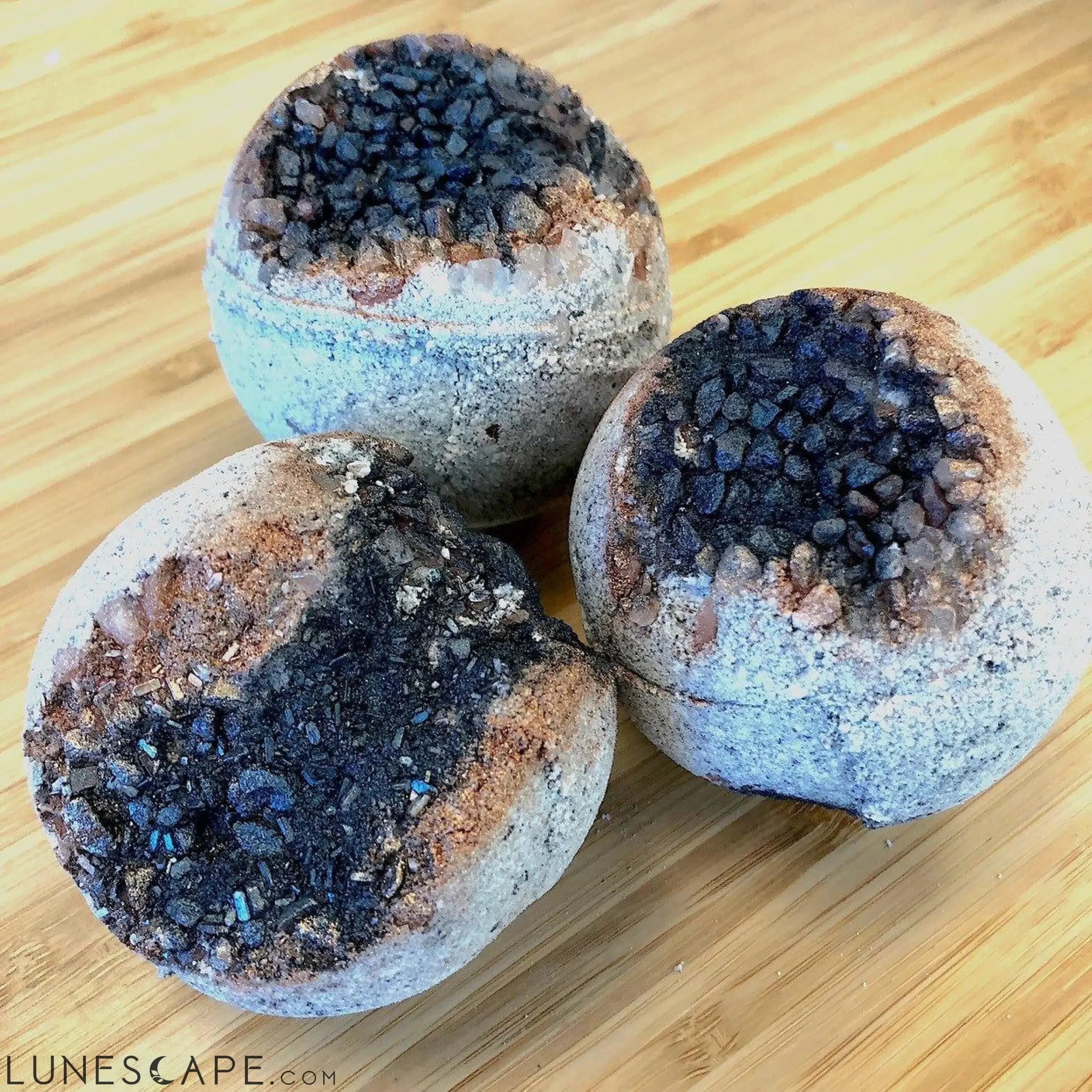 Organic Geode Fizzing Bath Bomb LUNESCAPE