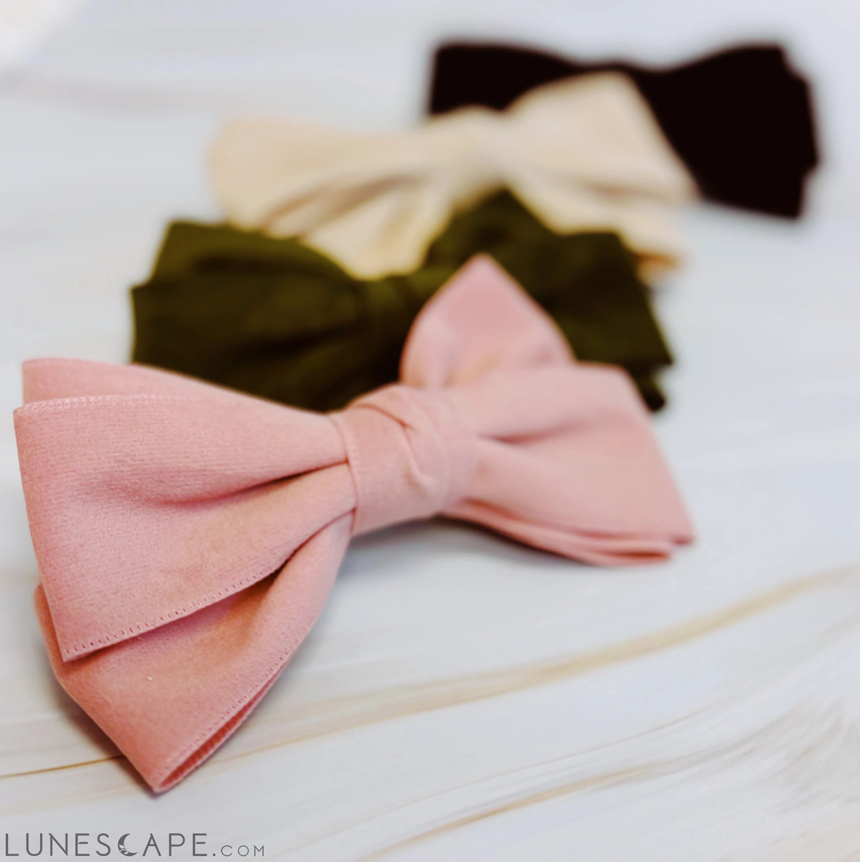 Perfectly Made Bow Hair Clip LUNESCAPE