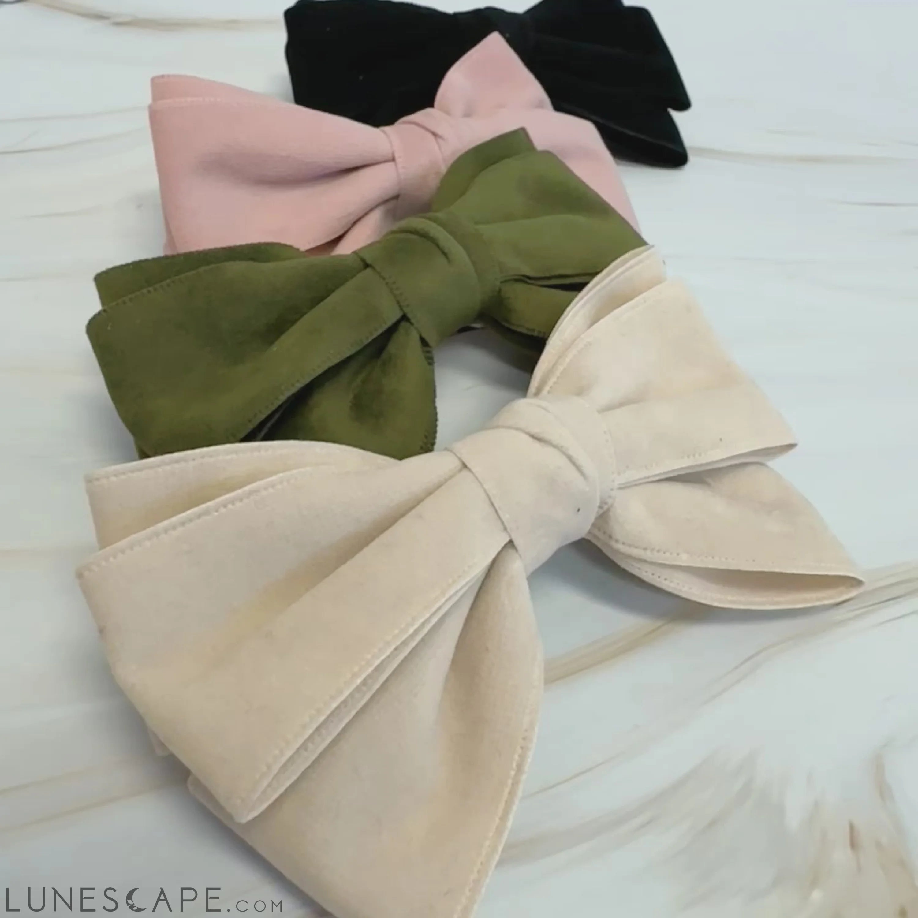 Perfectly Made Bow Hair Clip LUNESCAPE