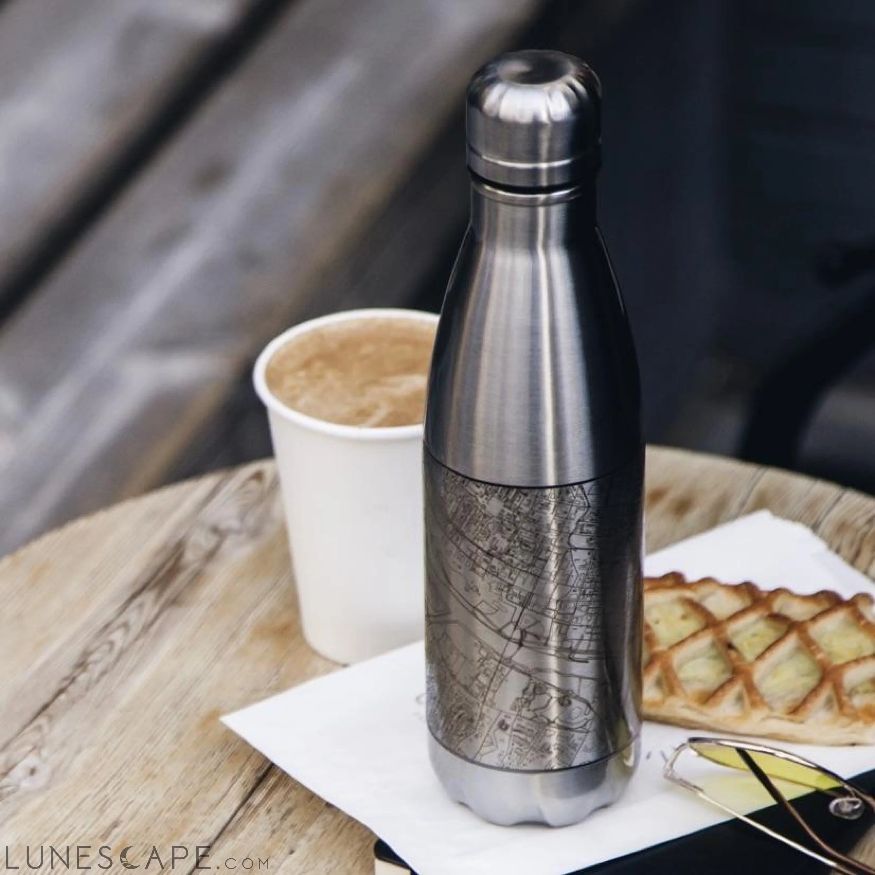 Philadelphia - Pennsylvania Map Insulated Bottle in Matte Black LUNESCAPE
