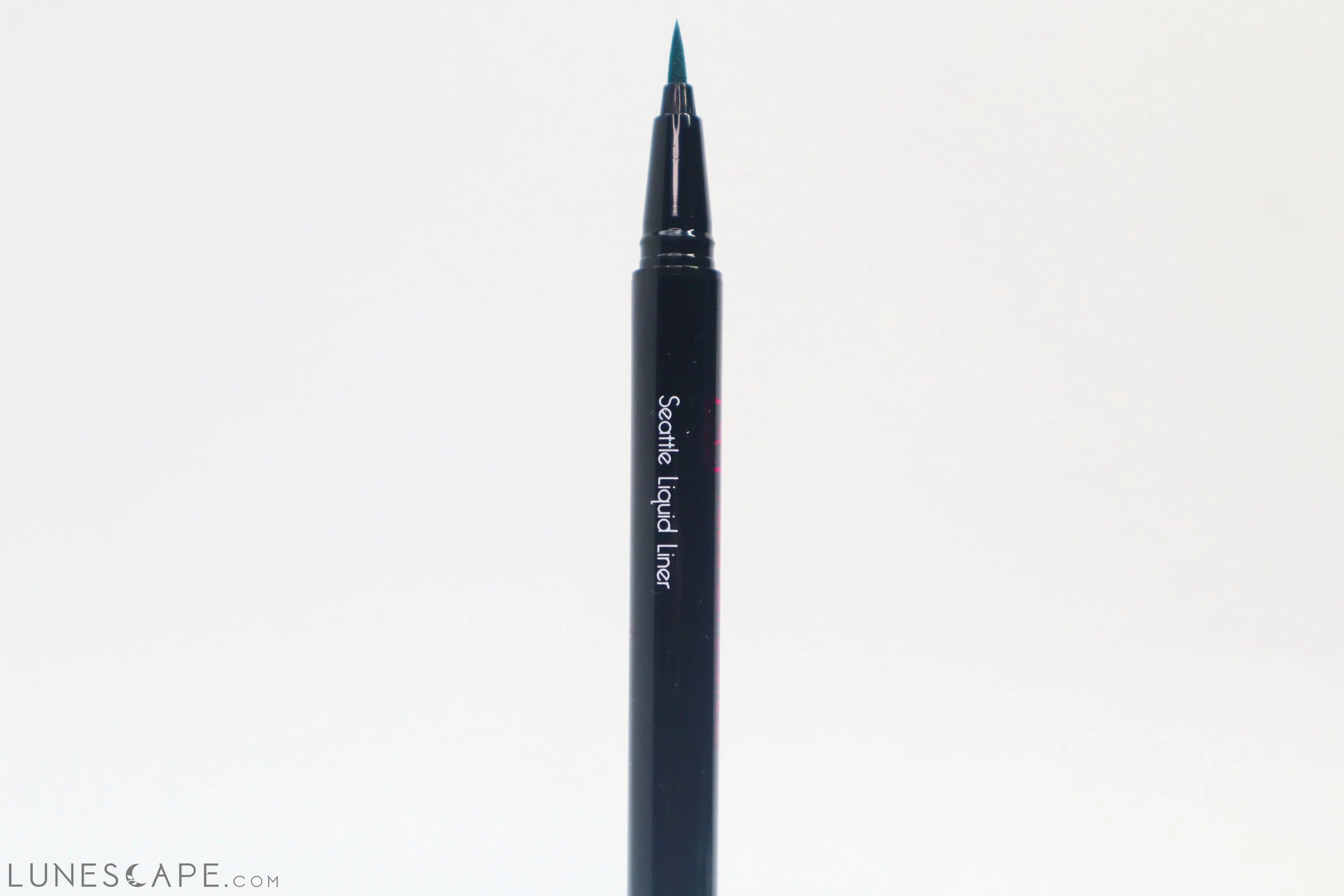 Pike Place Liquid Liner LUNESCAPE