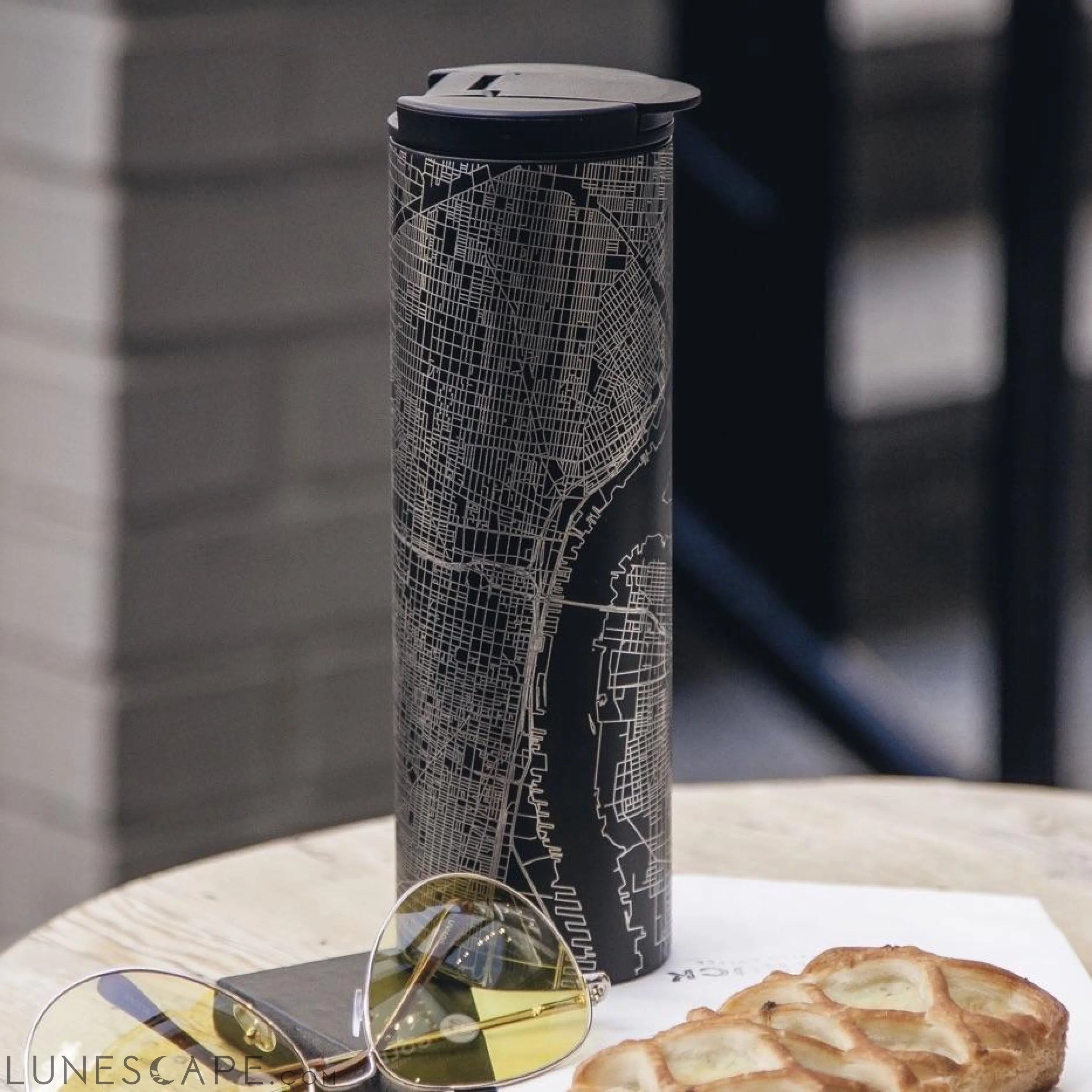 Pittsburgh - Pennsylvania Map Tumbler in Matte Black LUNESCAPE