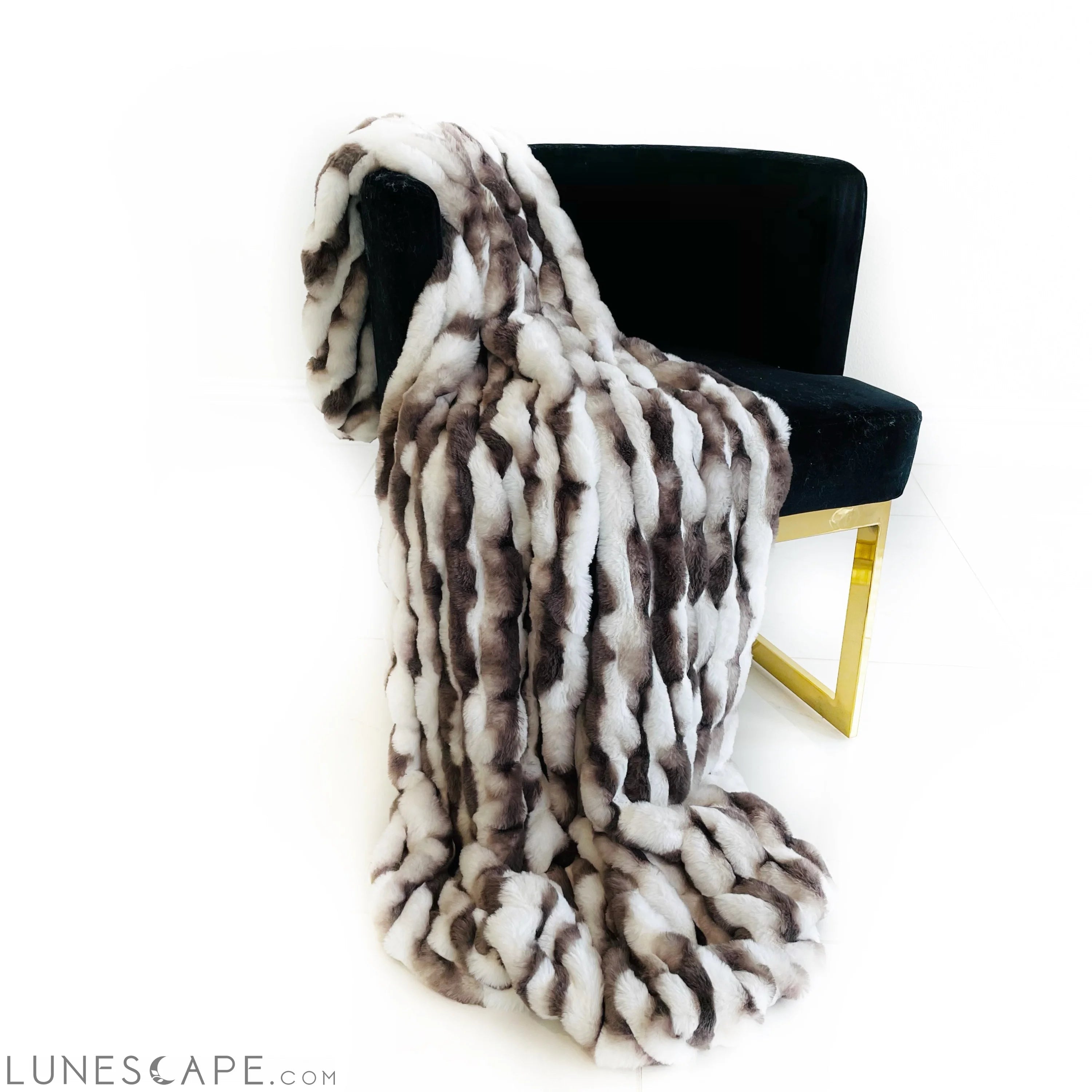 Plutus White Charcoal Snow Chinchilla Faux Fur Luxury Blanket & Throw LUNESCAPE