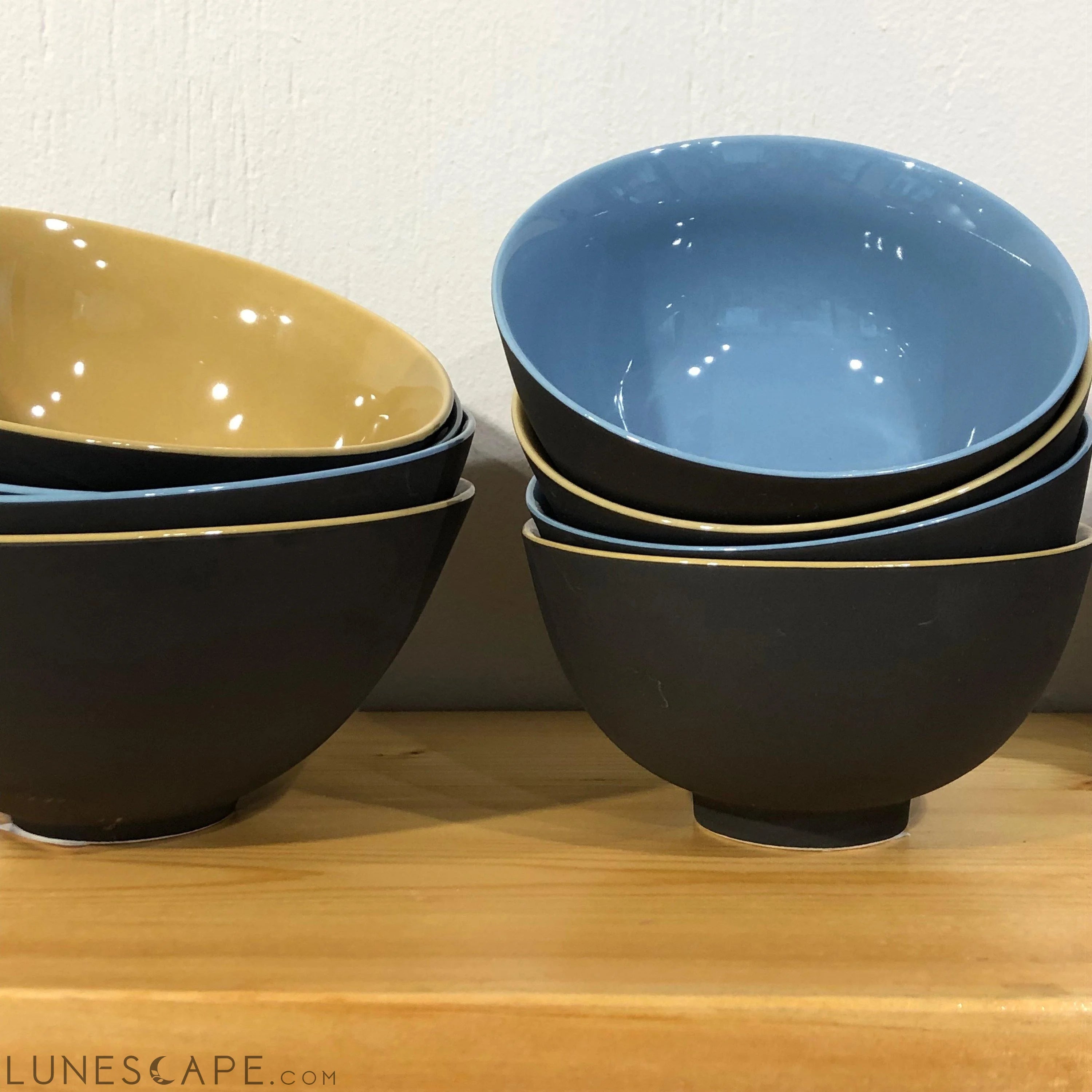 Porcelain Japanese Footed Bowl LUNESCAPE