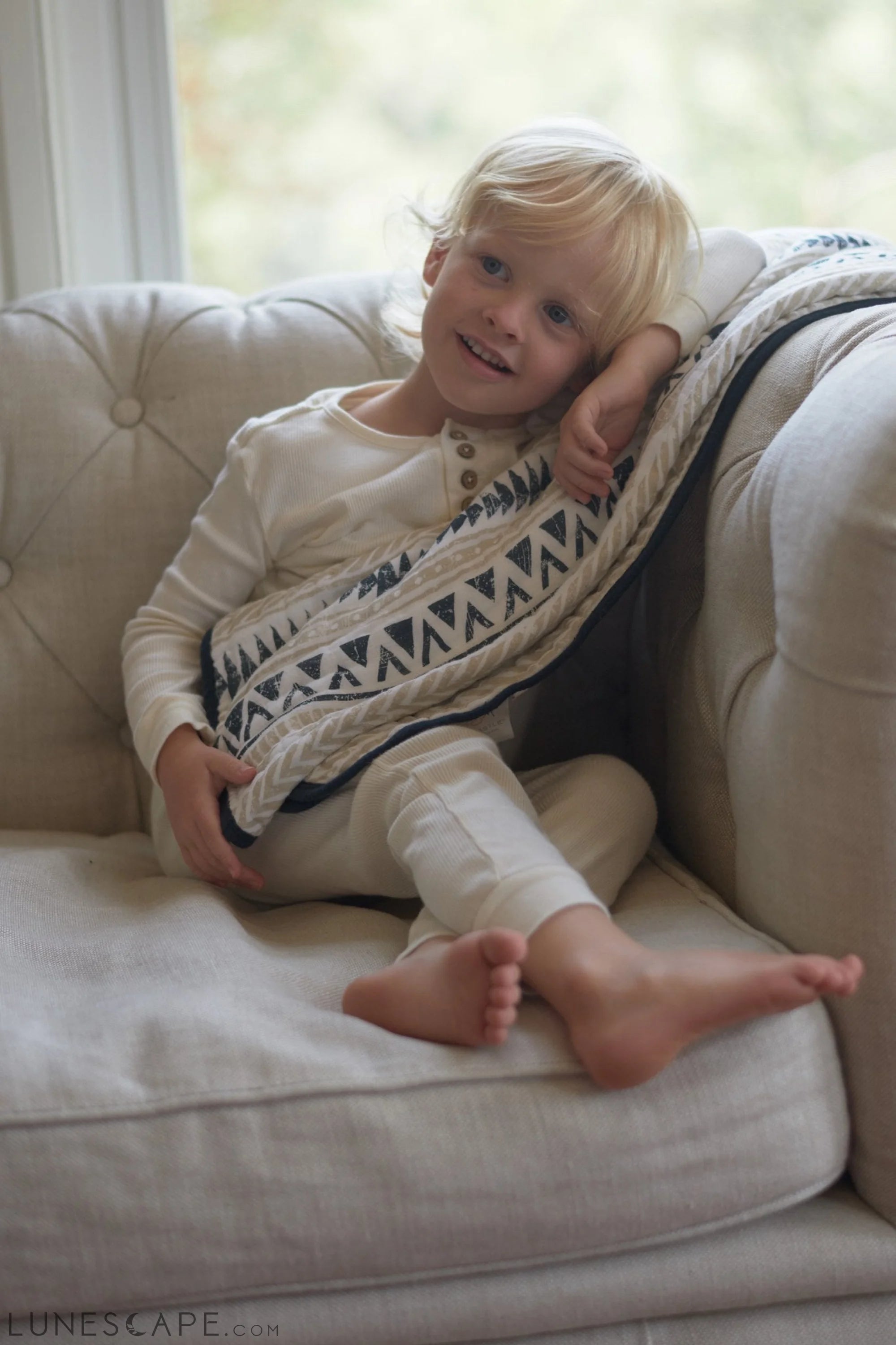 Pyramid Cotton Muslin Newcastle Blanket LUNESCAPE