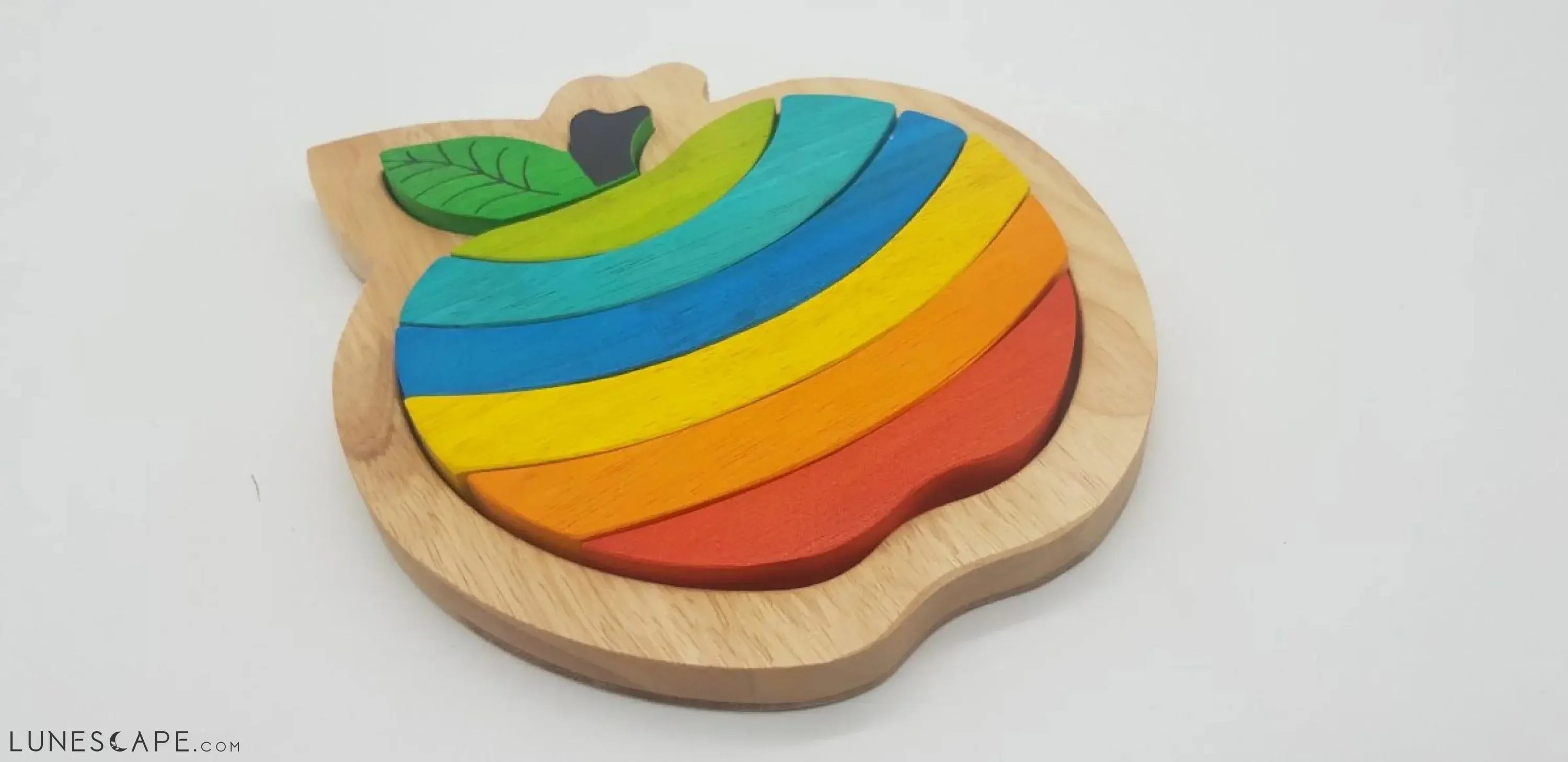 QToys Australia Apple puzzle LUNESCAPE