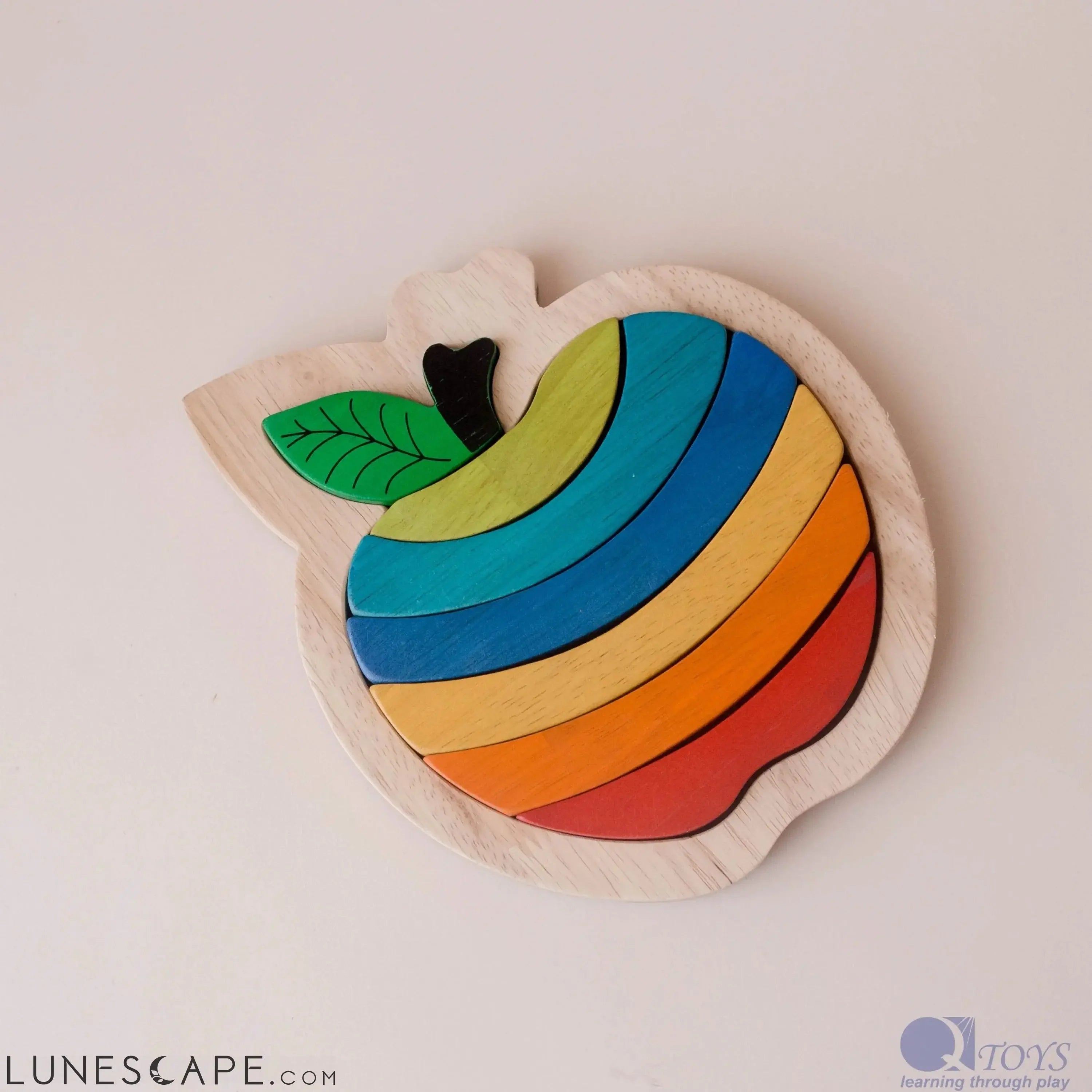 QToys Australia Apple puzzle LUNESCAPE