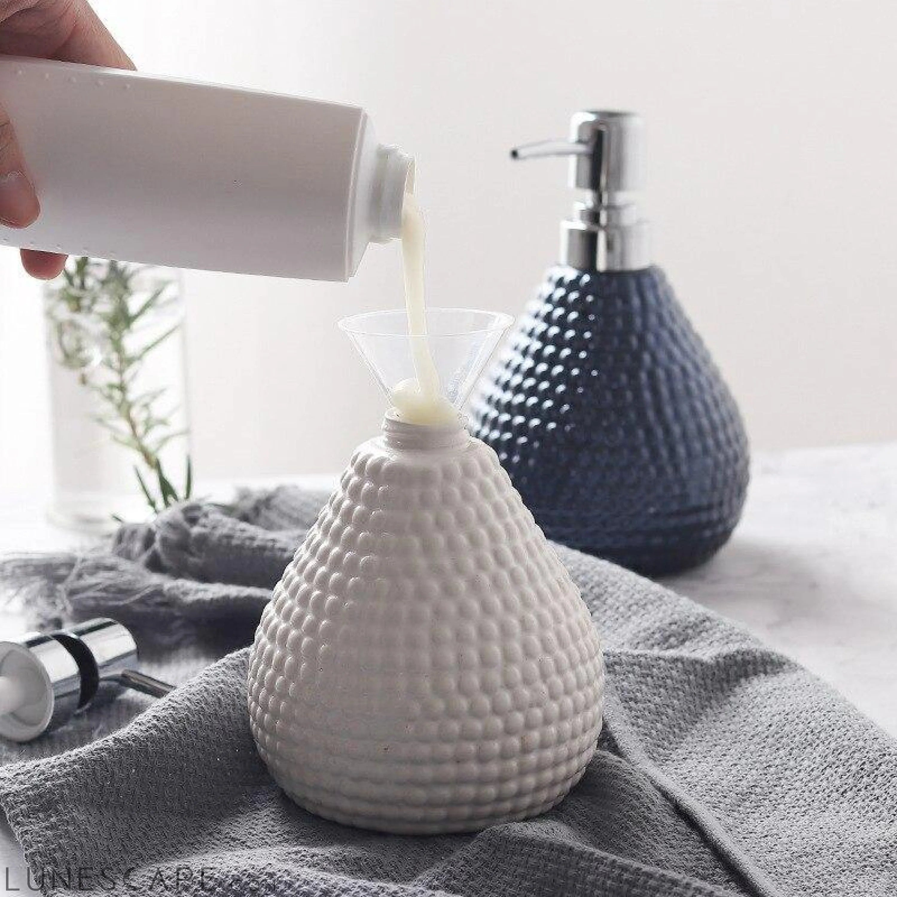 Raindrop Soap Dispenser LUNESCAPE