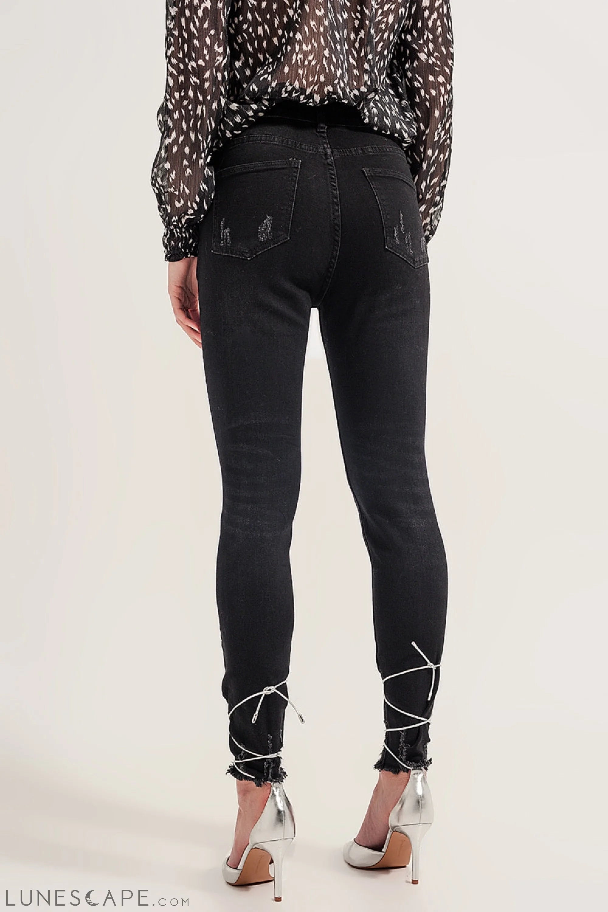 Raw Hem Skinny Jeans in Washed Black LUNESCAPE
