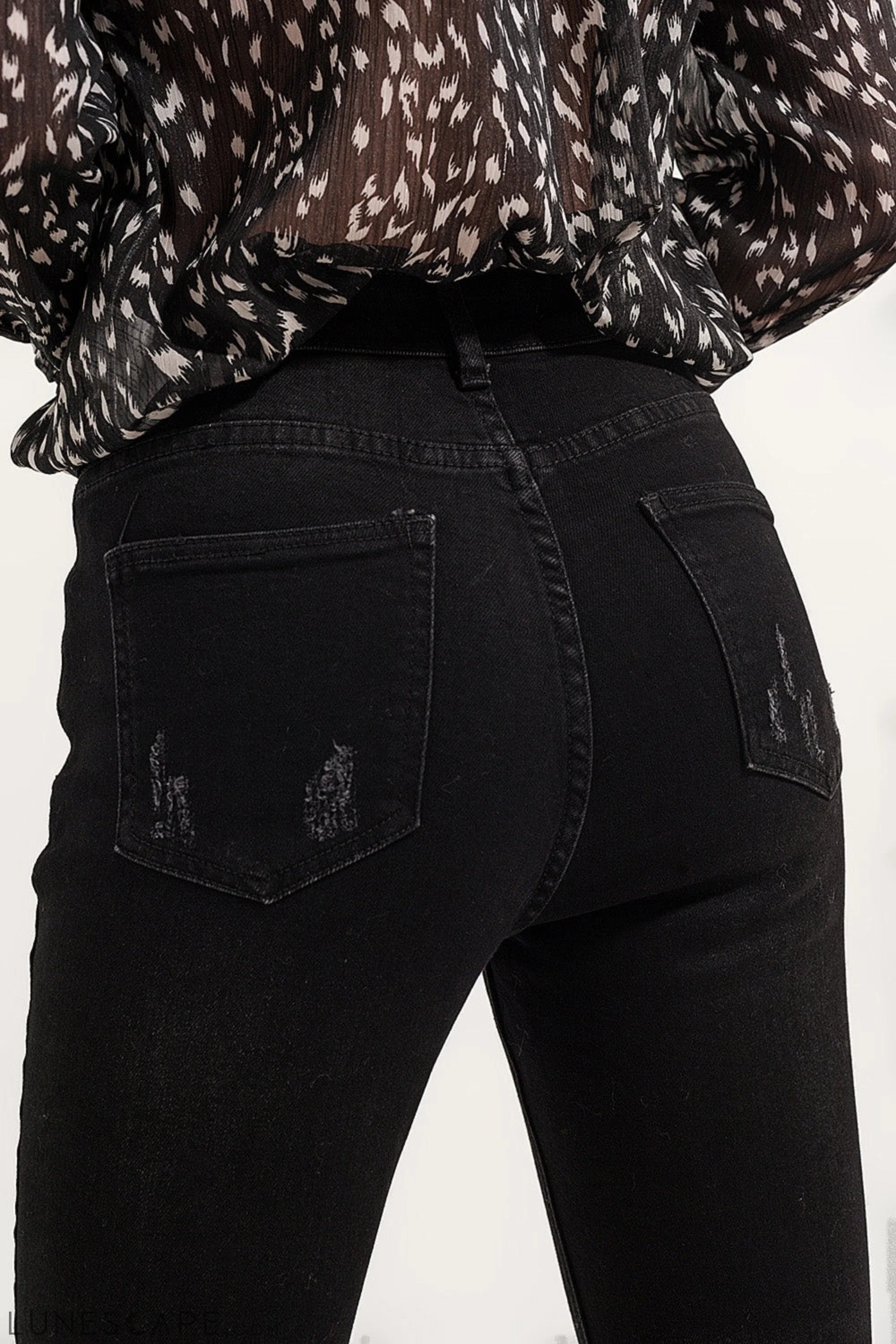 Raw Hem Skinny Jeans in Washed Black LUNESCAPE