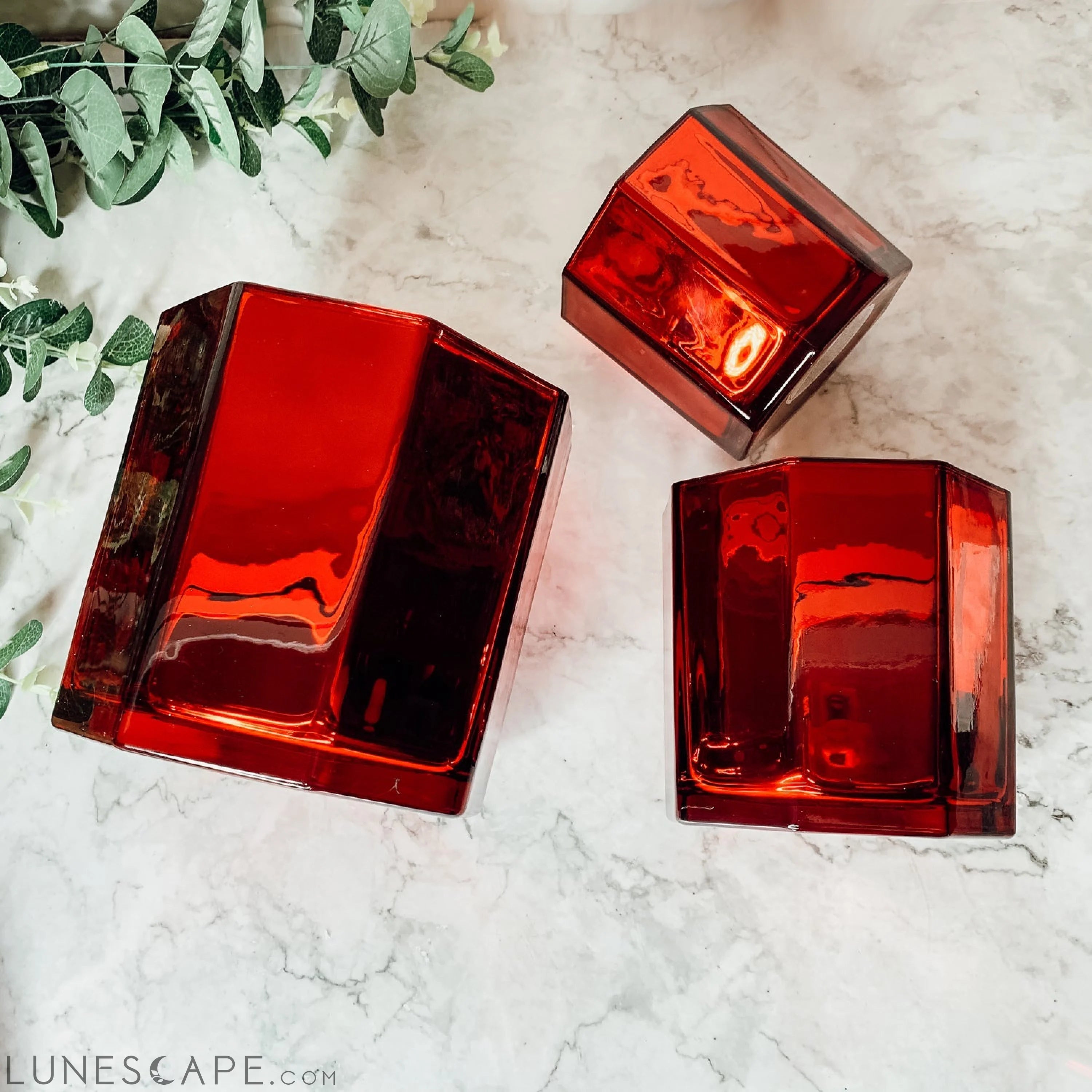 Red Candle Vase LUNESCAPE