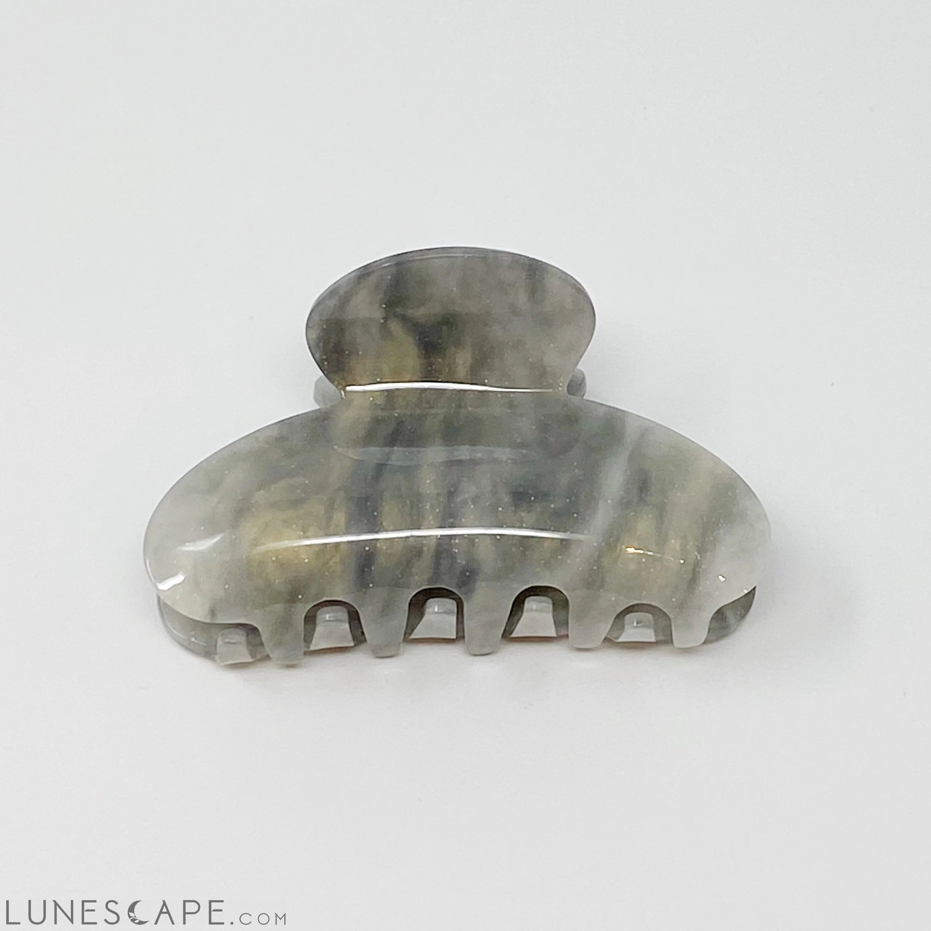 Retro Feel Hair Claw LUNESCAPE