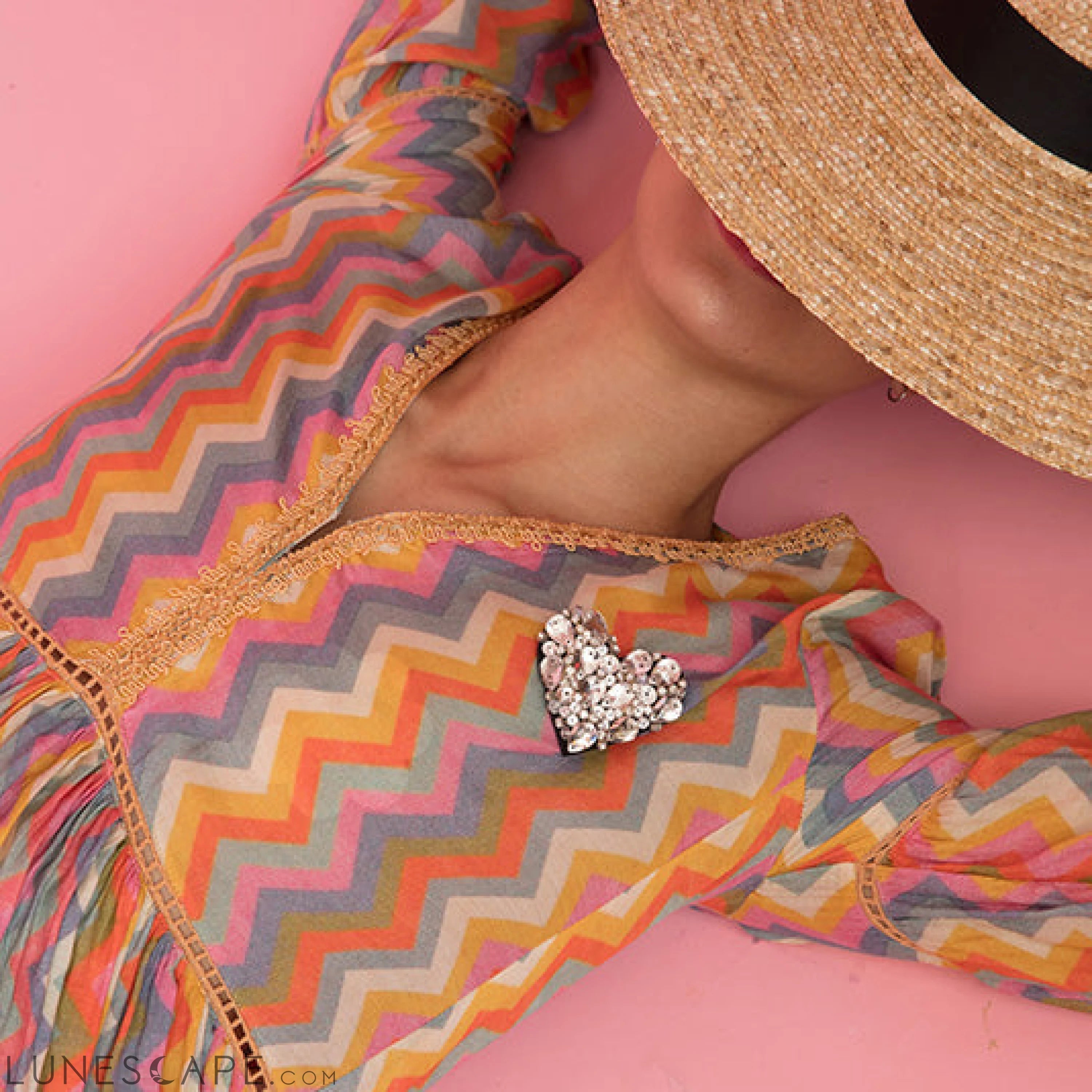 Rhinestone Chelsea Heart - Brooch LUNESCAPE