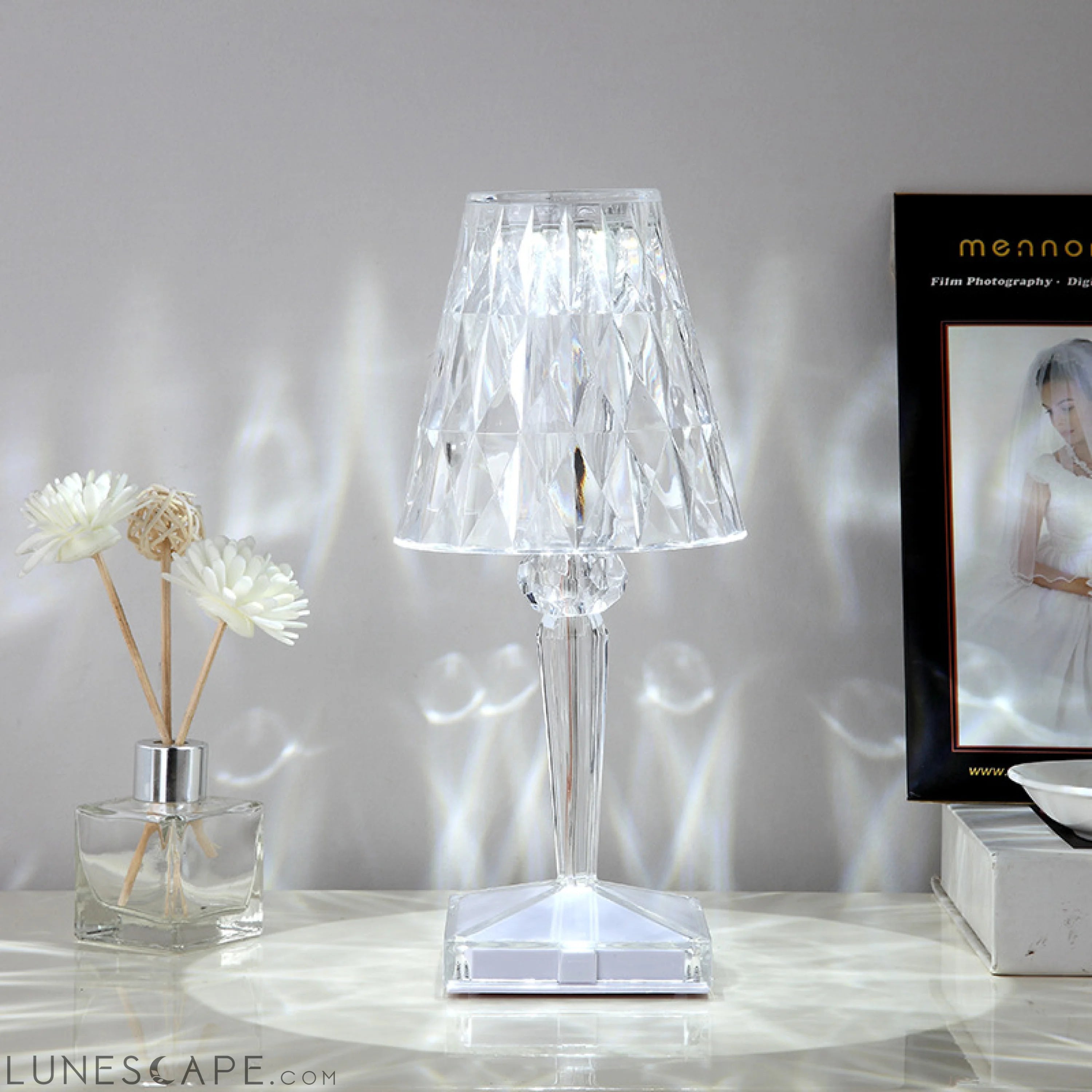 Rose Crystal Table Lamp, USB Charging, Bedside Romantic Night Light, LUNESCAPE