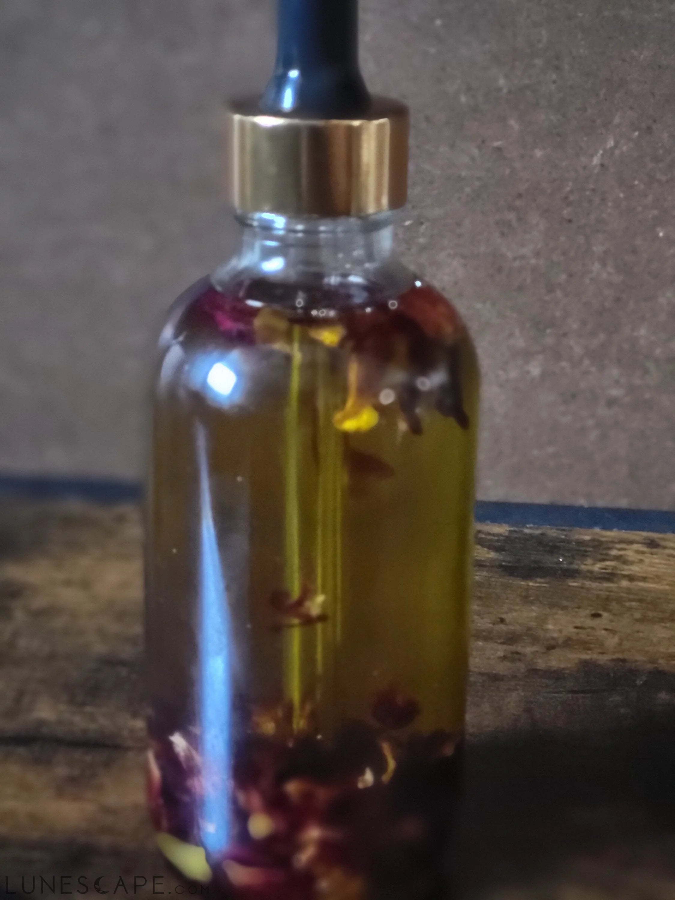 Rose Infused Hair Oil LUNESCAPE