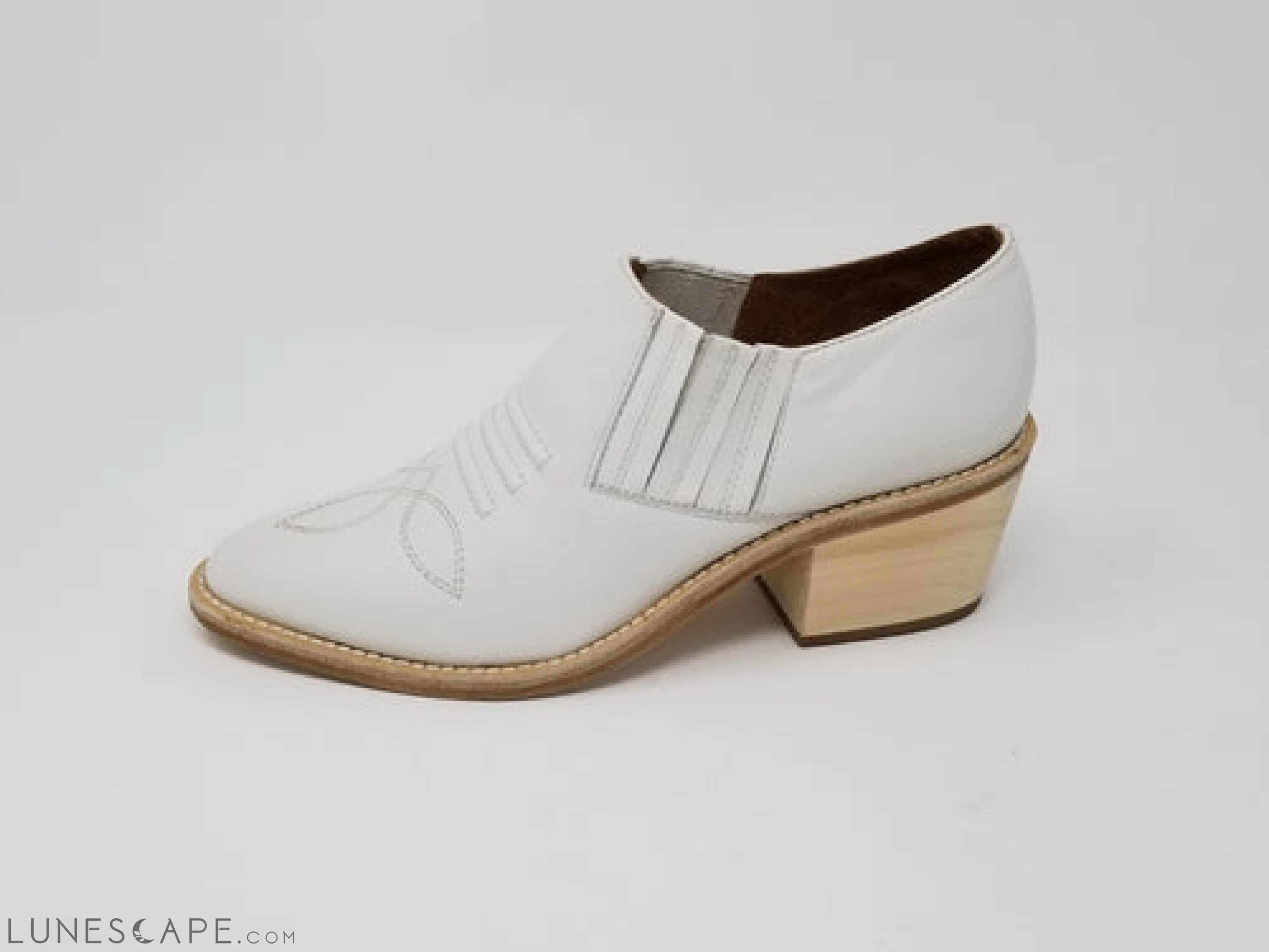 Santa Ana Ponted-Toe Womens Brogue Loafer LUNESCAPE