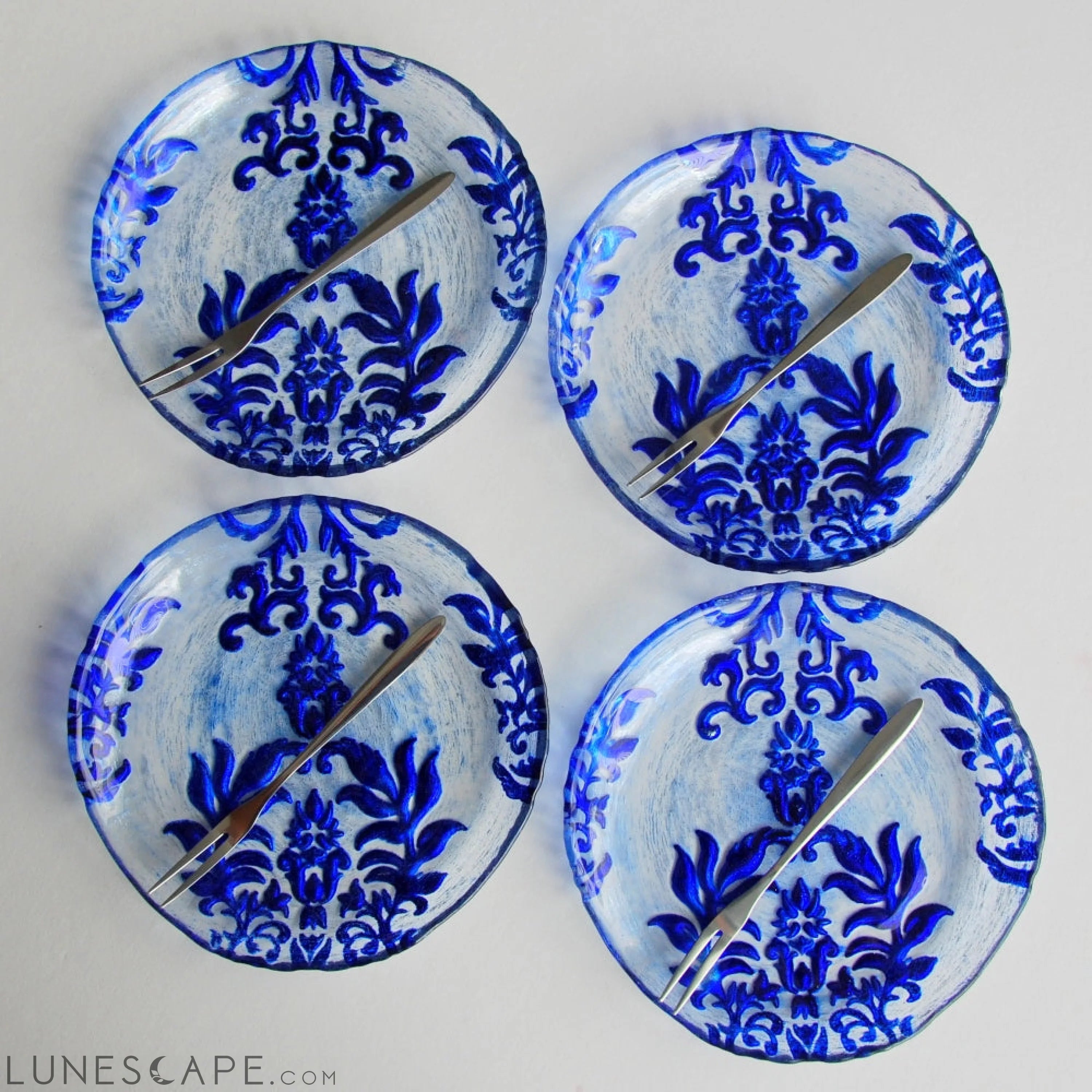 Set/4 DAMASK 6.5" BLUE VELVET CANAPE PLATES LUNESCAPE