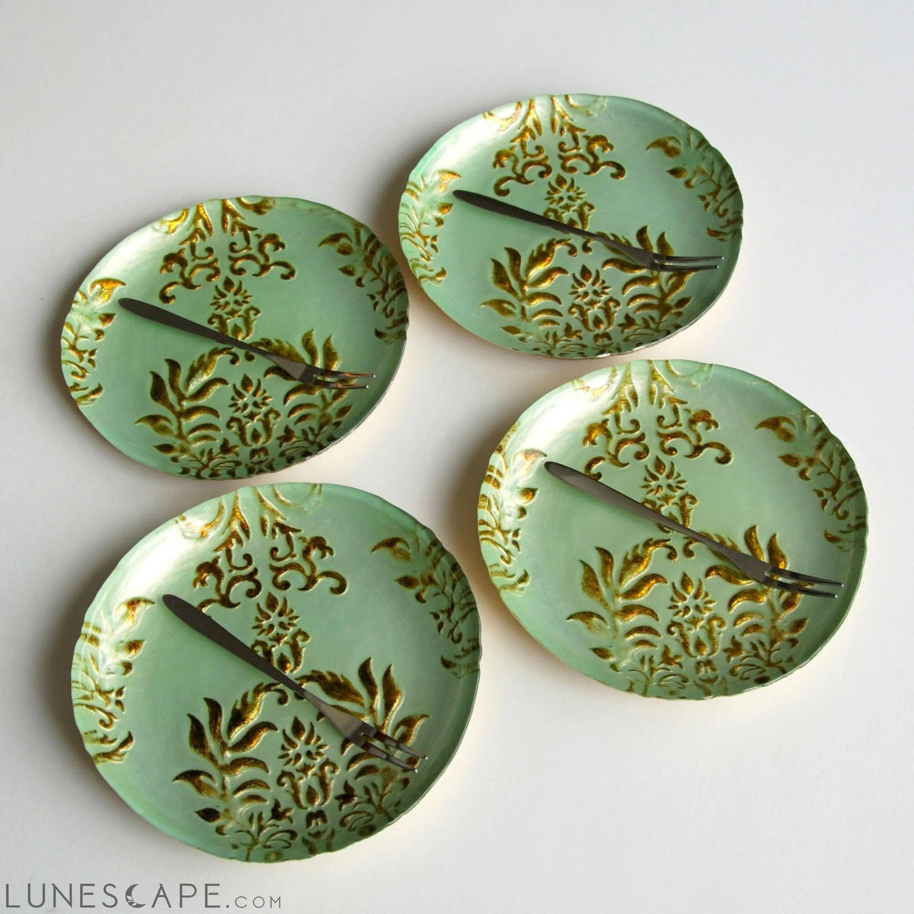 Set/4 DAMASK 6.5" TURQUOISE/GOLD CANAPE PLATES LUNESCAPE