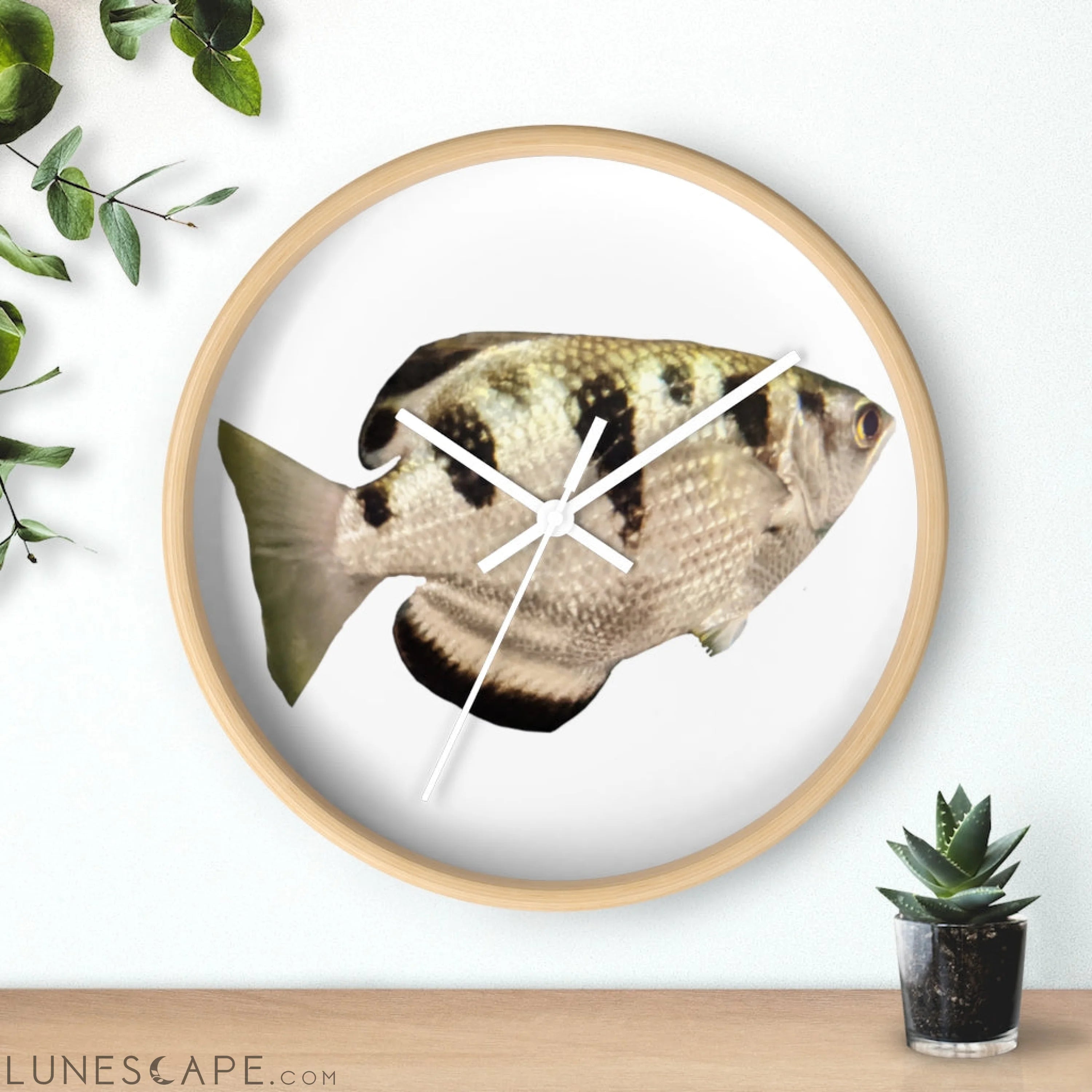 Silver and Black Fish Wall clock LUNESCAPE