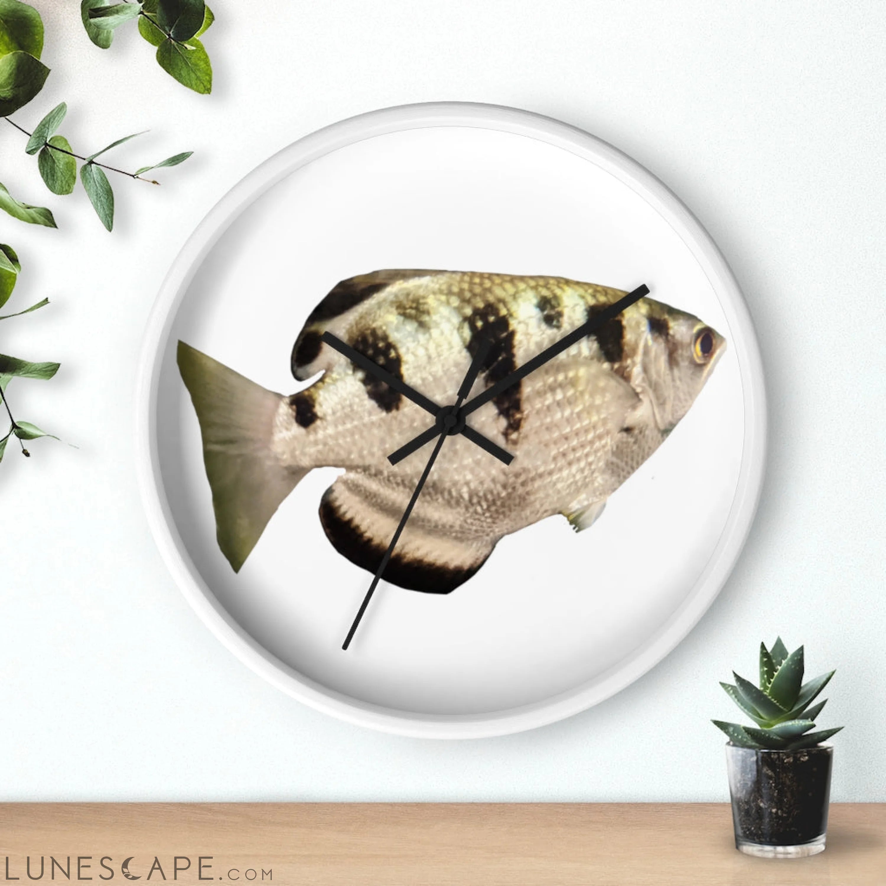 Silver and Black Fish Wall clock LUNESCAPE
