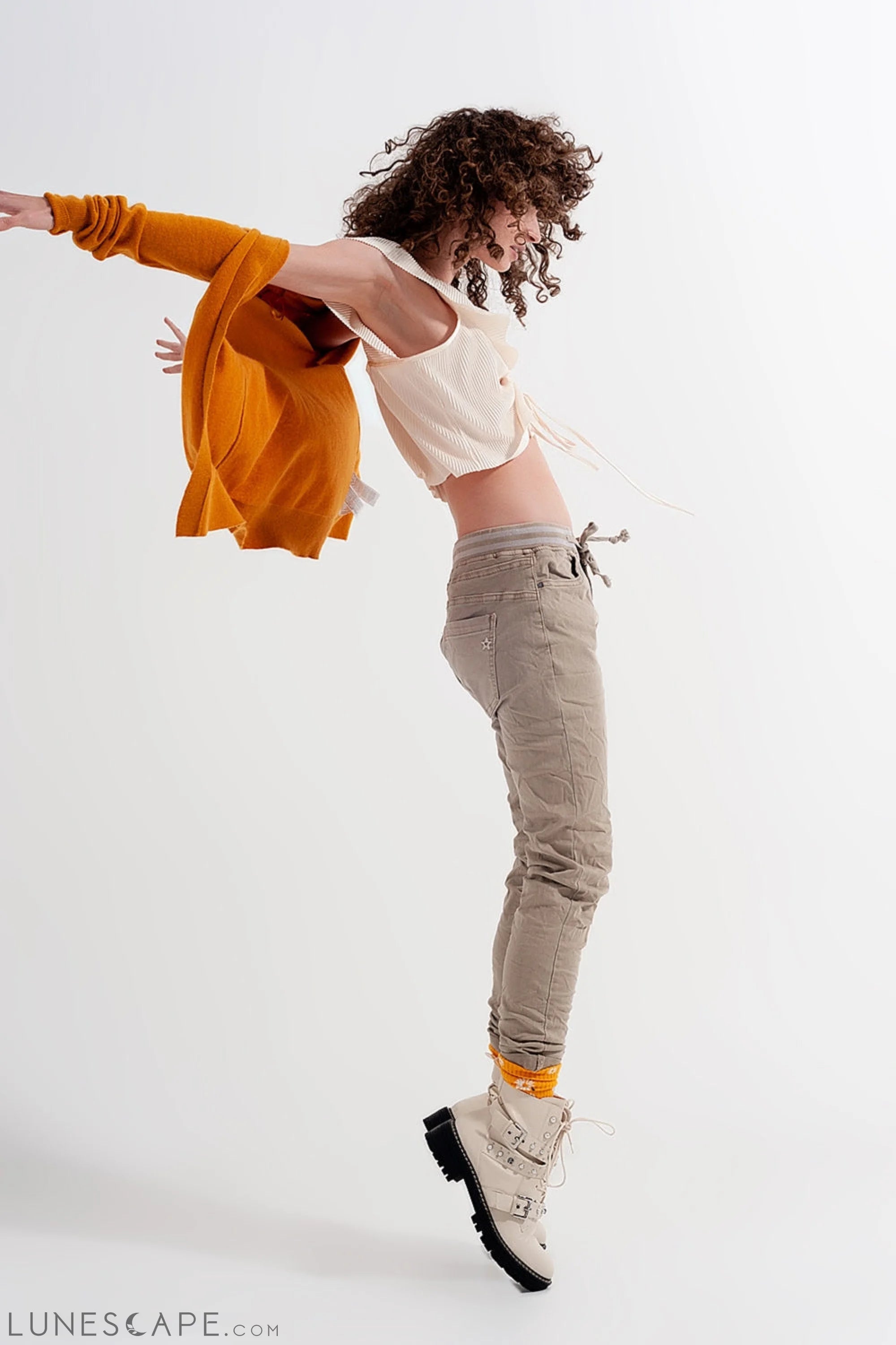 Skinny Chinos With Elastic Waist Beige LUNESCAPE
