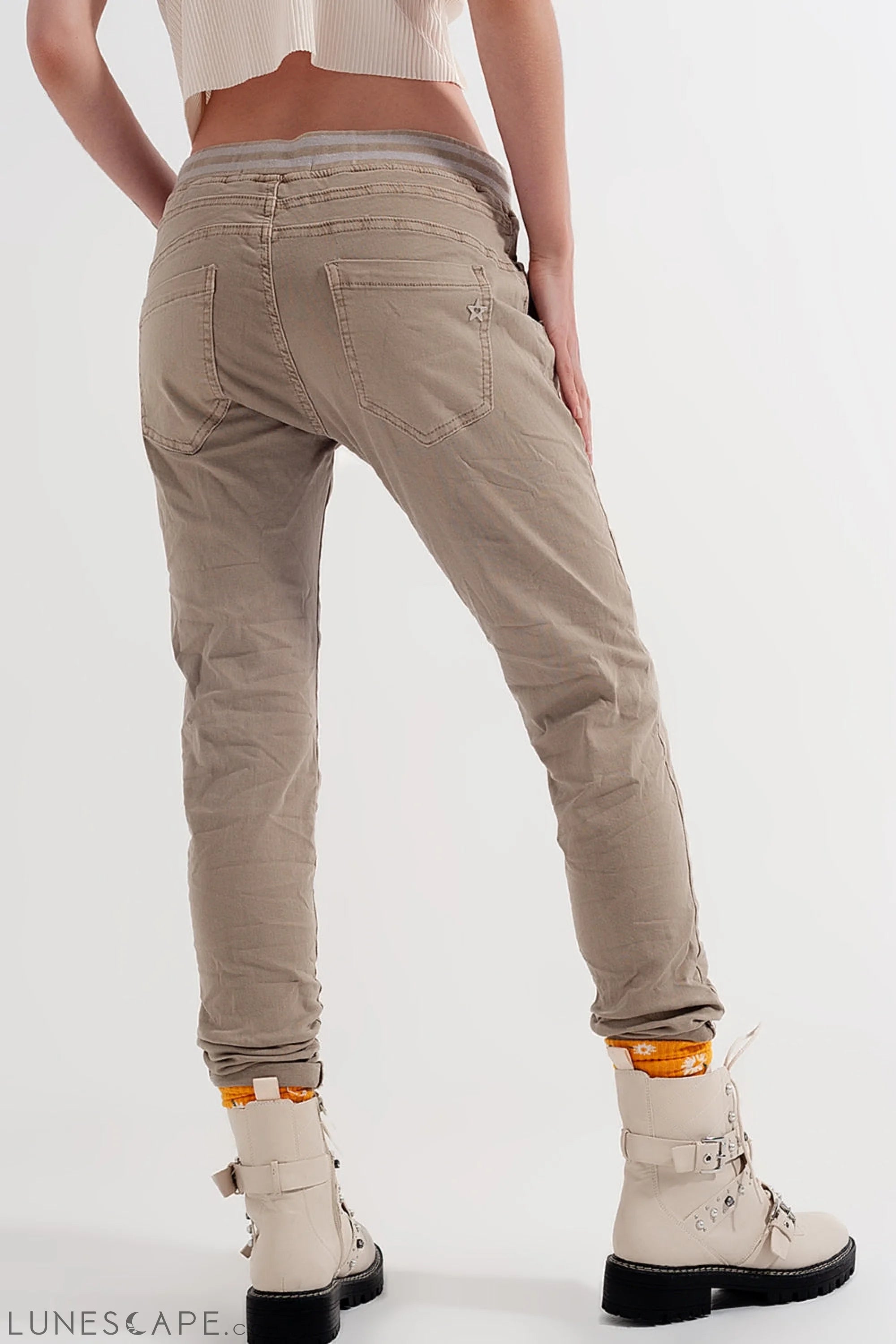 Skinny Chinos With Elastic Waist Beige LUNESCAPE