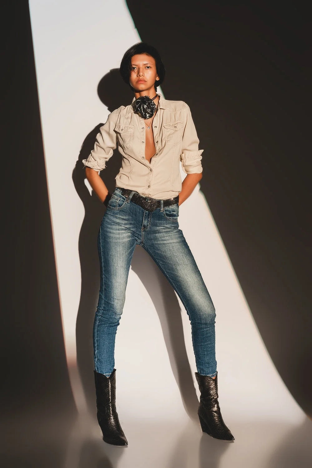 Skinny Jeans in Distressed Blue LUNESCAPE