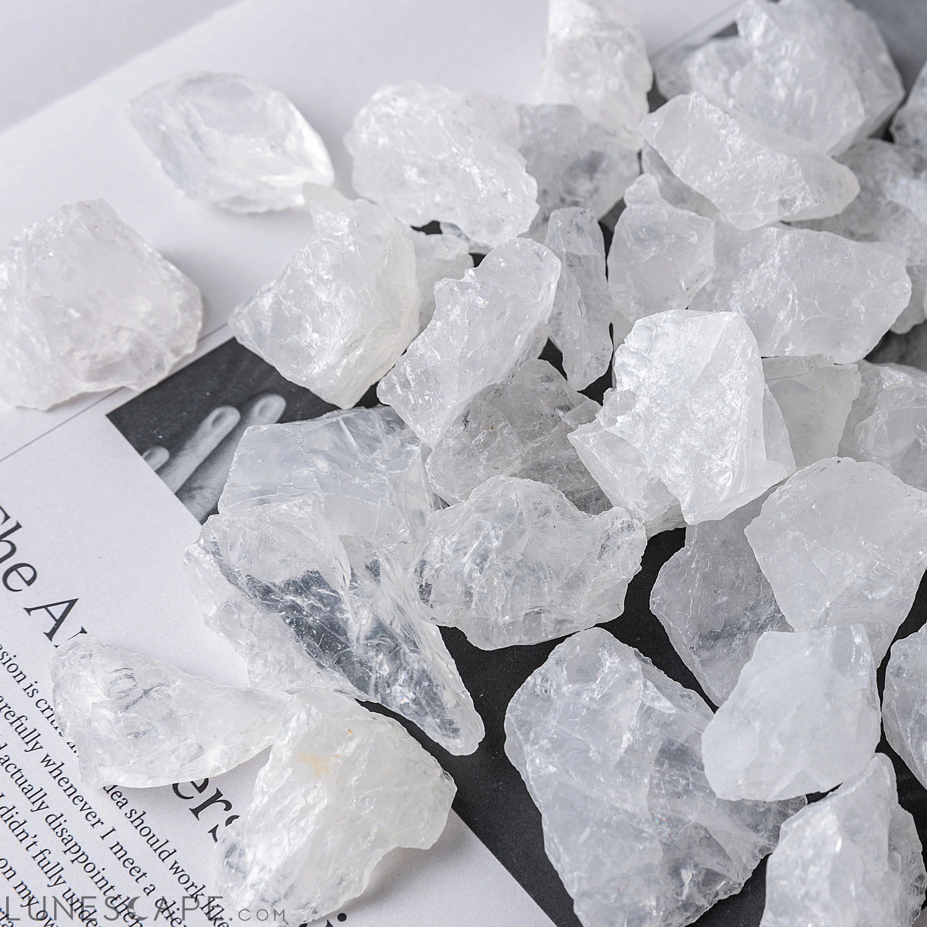 Snow Whisper Gemstone Diffuser LUNESCAPE