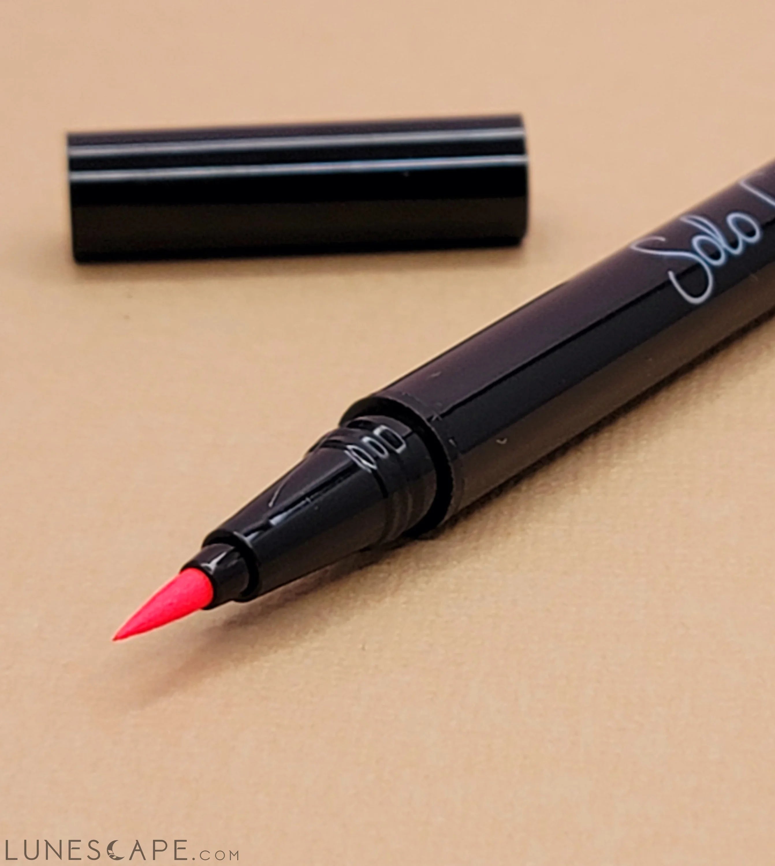 So Edgy Deep eyeliner 13 LUNESCAPE