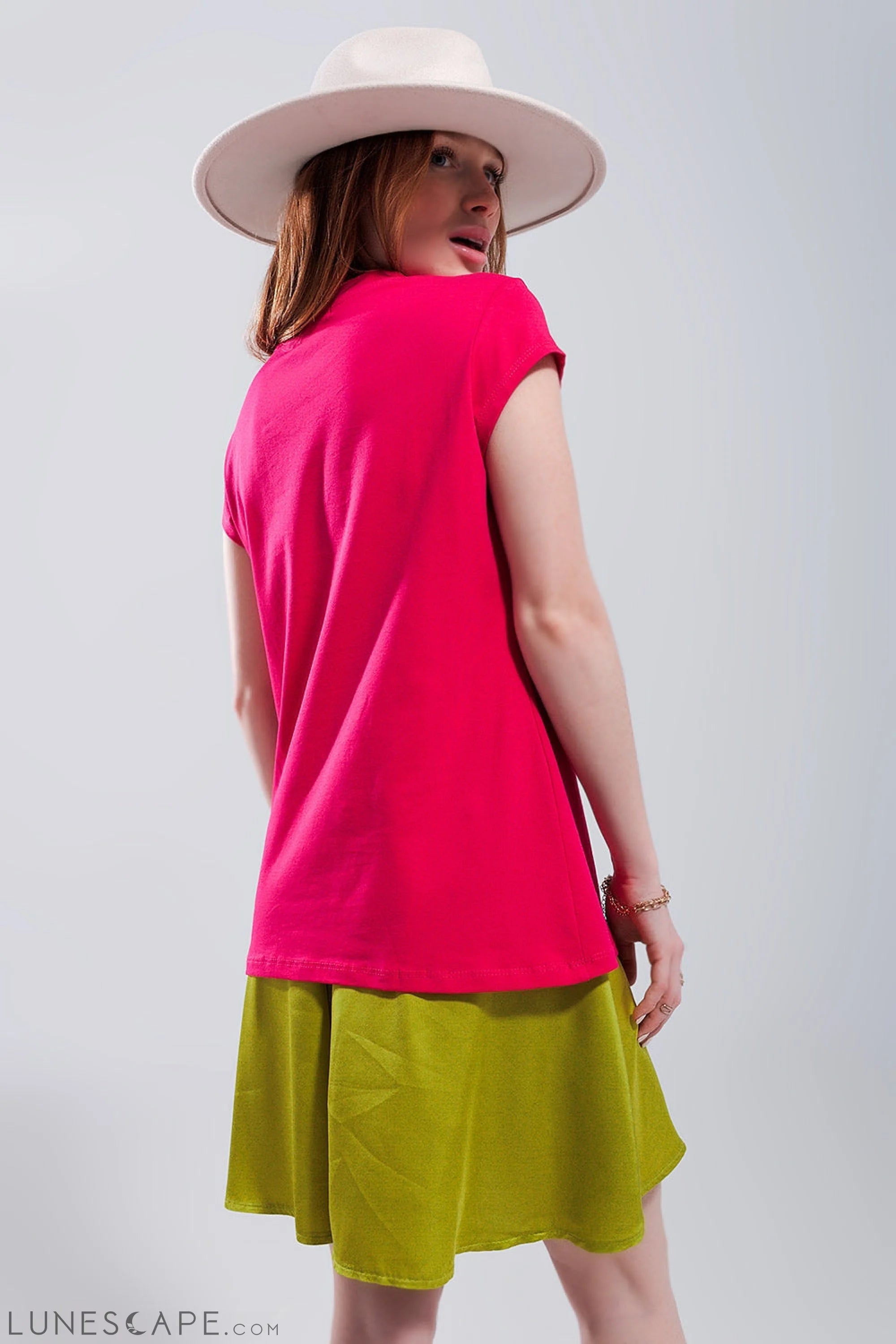 Summer Vibes Print T Shirt in Fuchsia LUNESCAPE