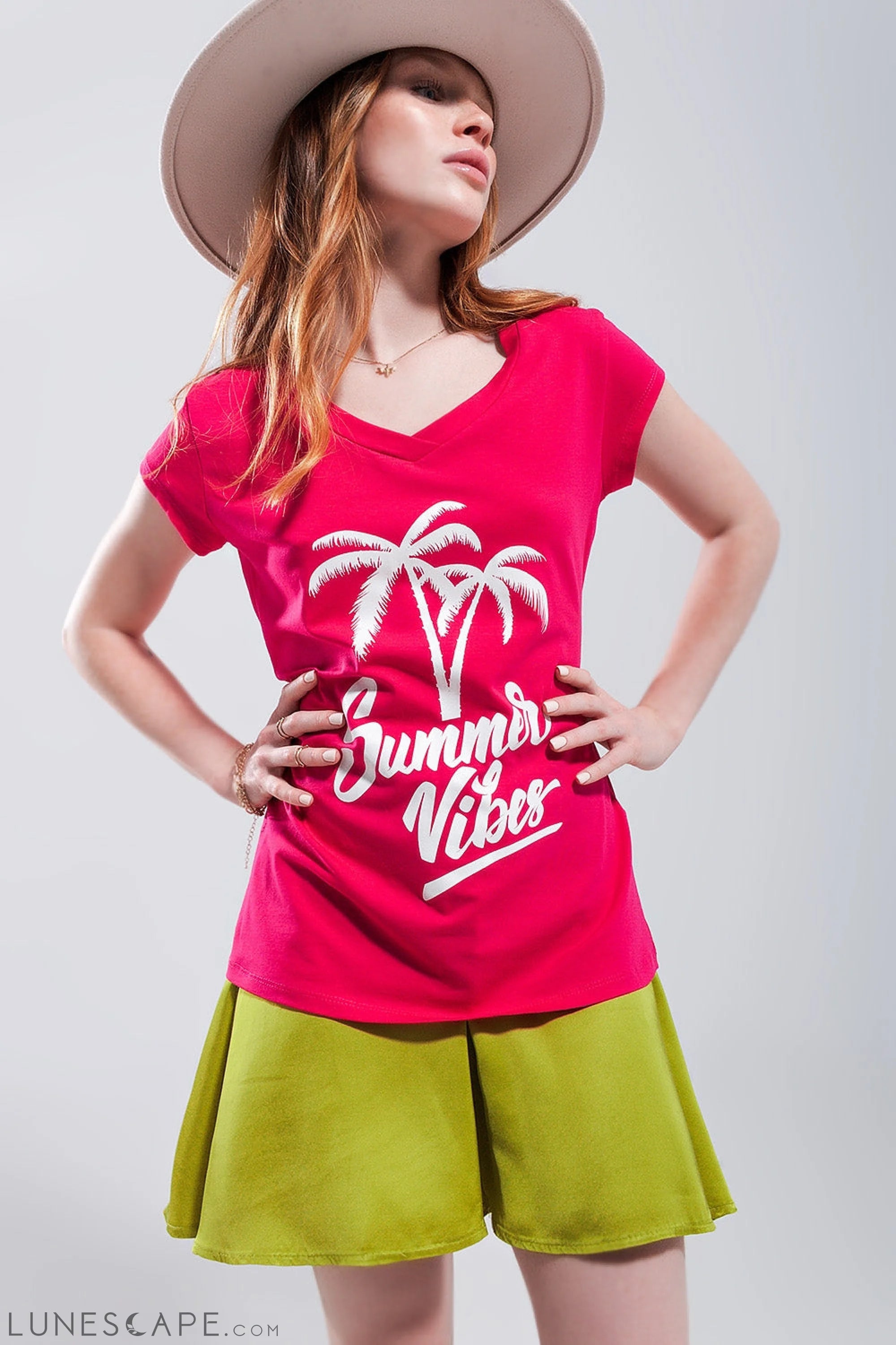 Summer Vibes Print T Shirt in Fuchsia LUNESCAPE
