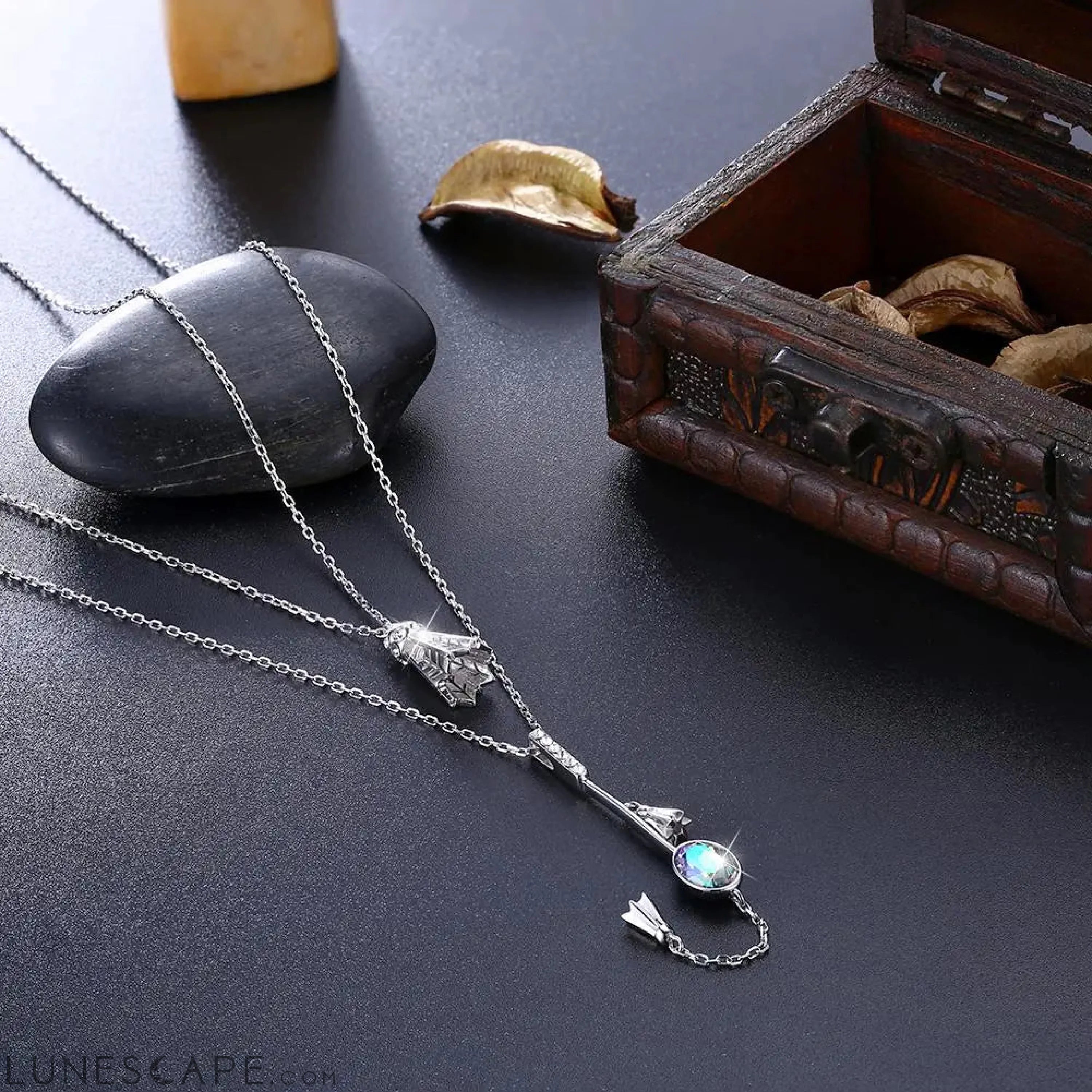 Swarovski Birdie Pendant LUNESCAPE