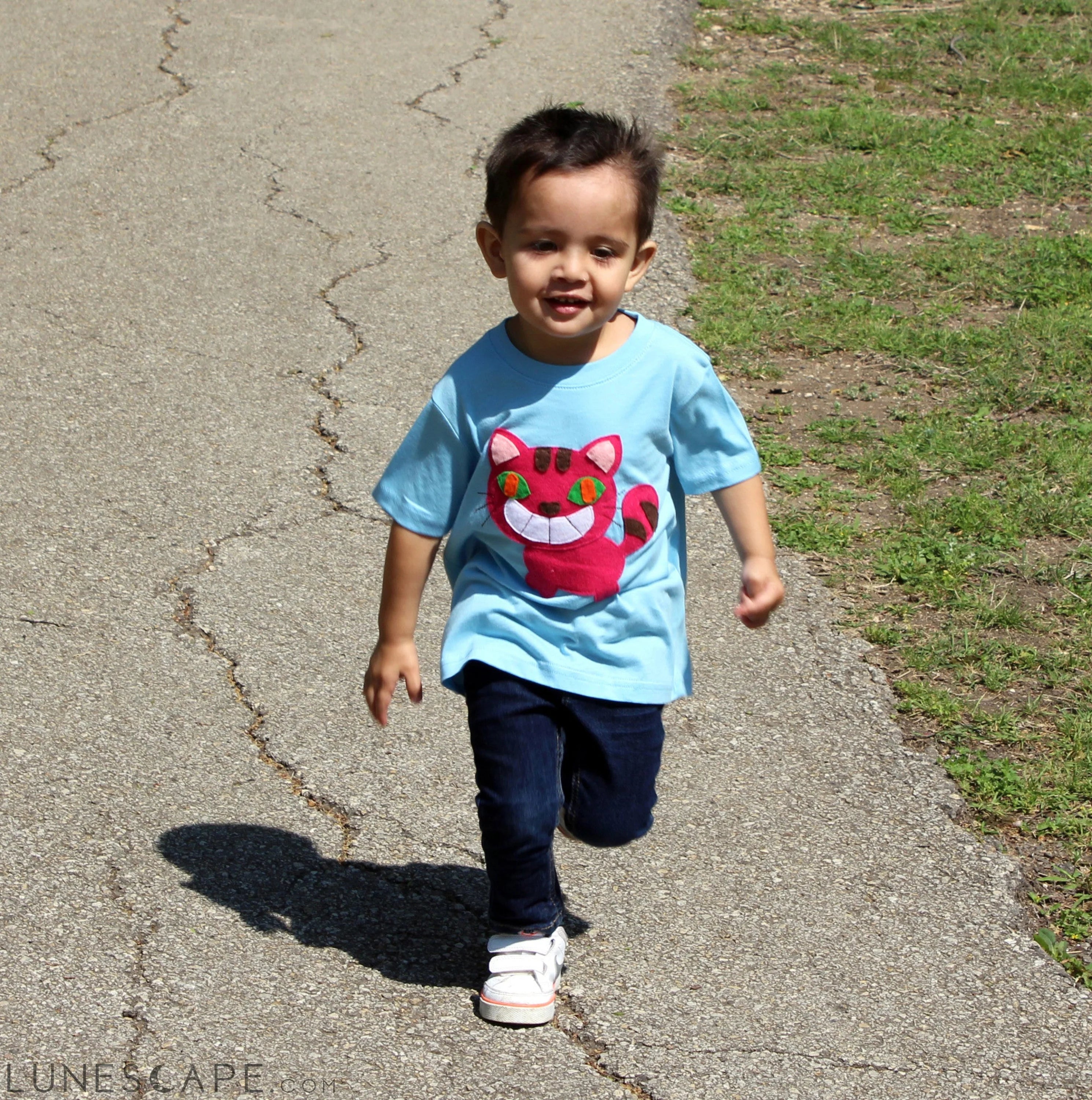 The Cheshire Cat - Alice's Adventure in Wonderland - Kids T-Shirt LUNESCAPE