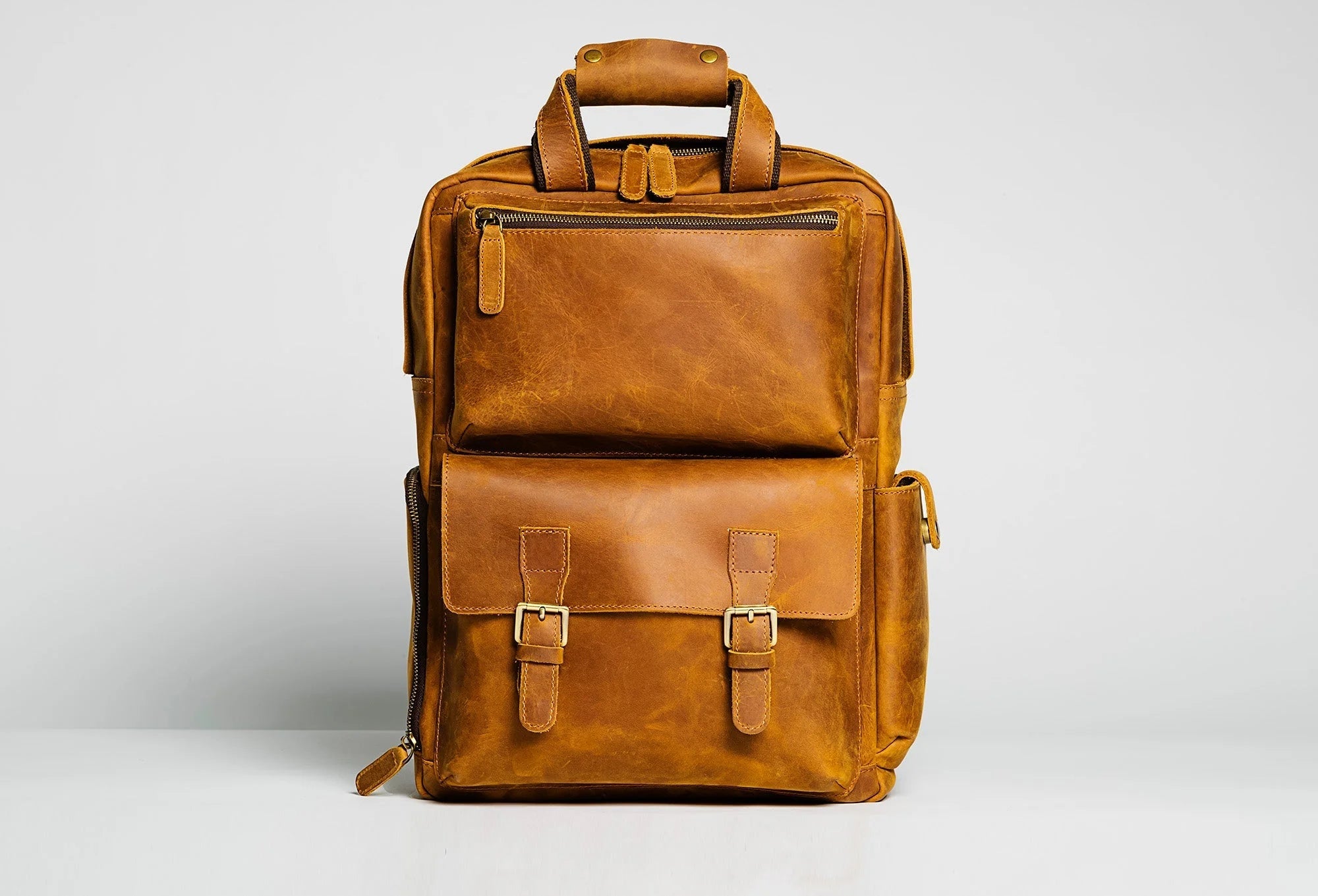 The MANN Bag | Large Capacity Leather Camera Backpack LUNESCAPE