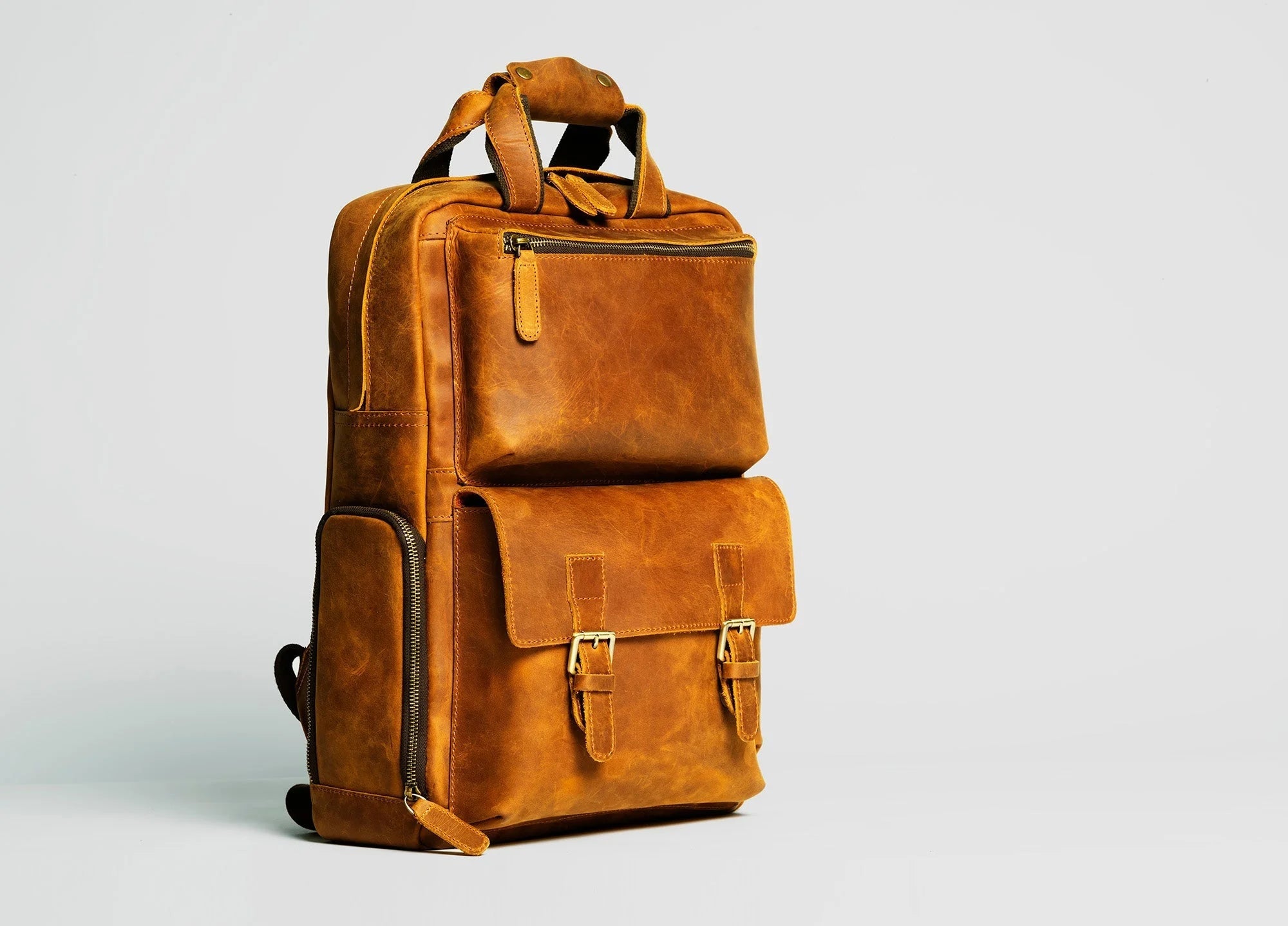 The MANN Bag | Large Capacity Leather Camera Backpack LUNESCAPE
