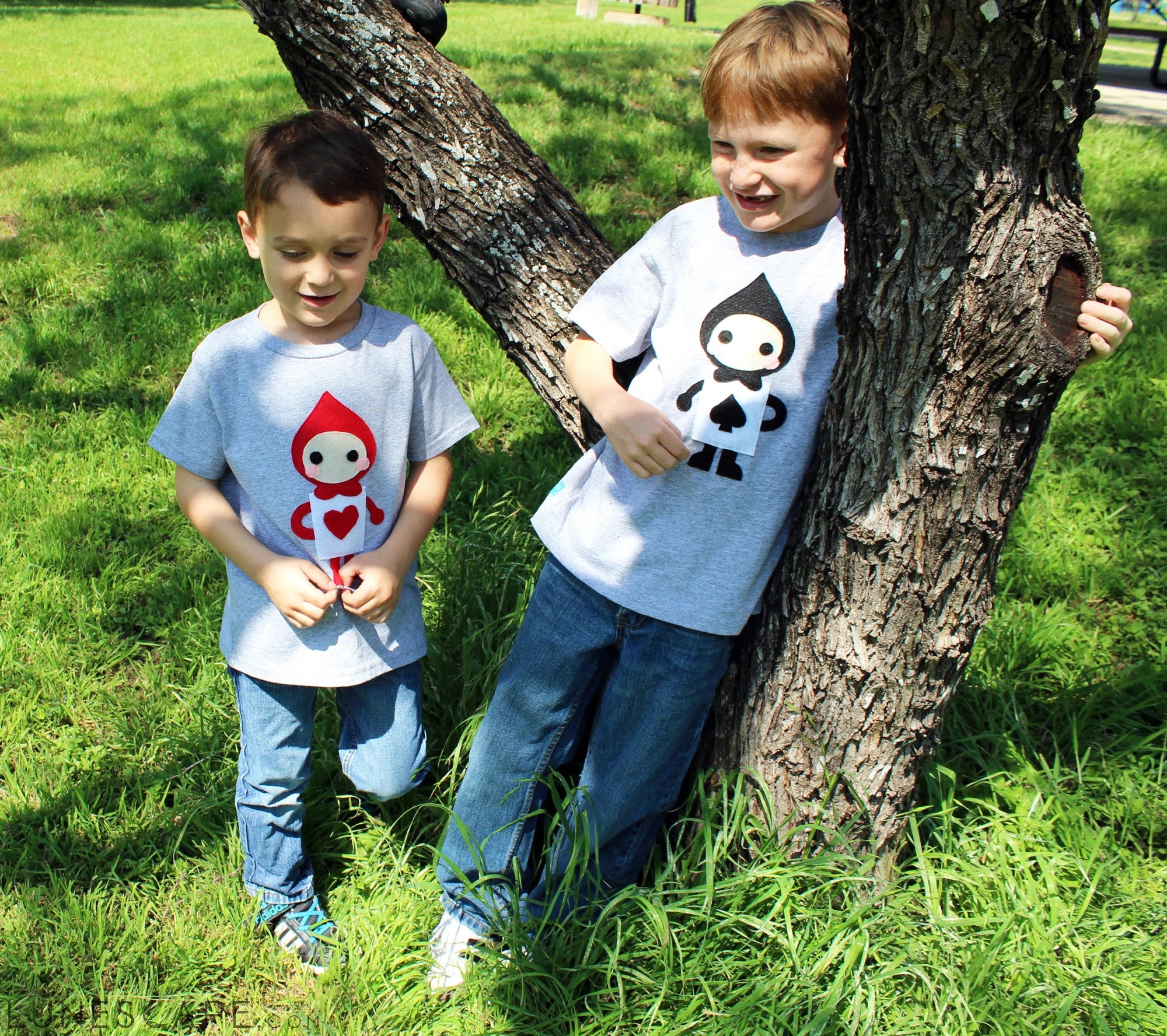 The Trumps - Heart - Alice's Adventure in Wonderland - Kids T-Shirt LUNESCAPE